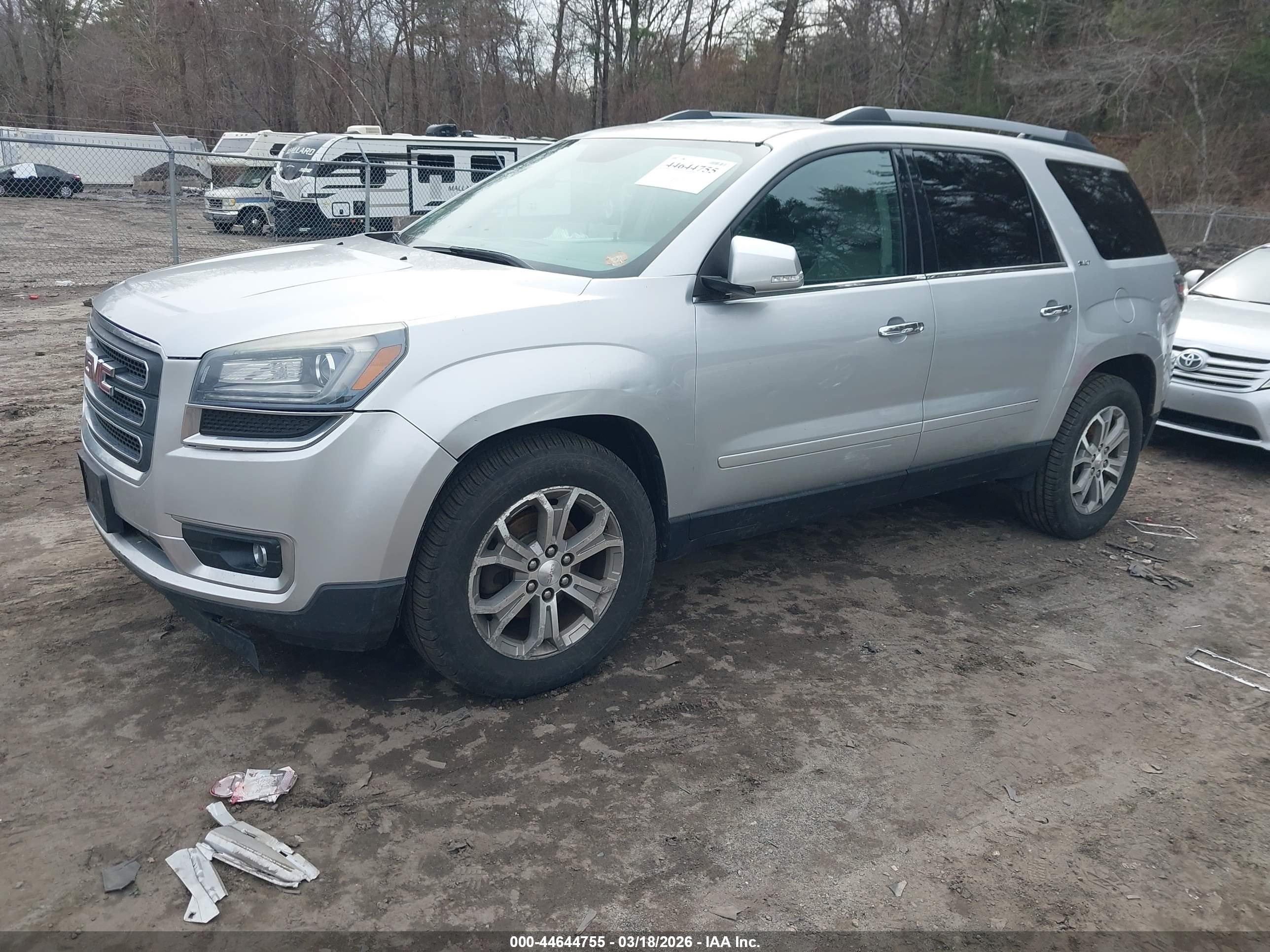 GMC ACADIA image 2