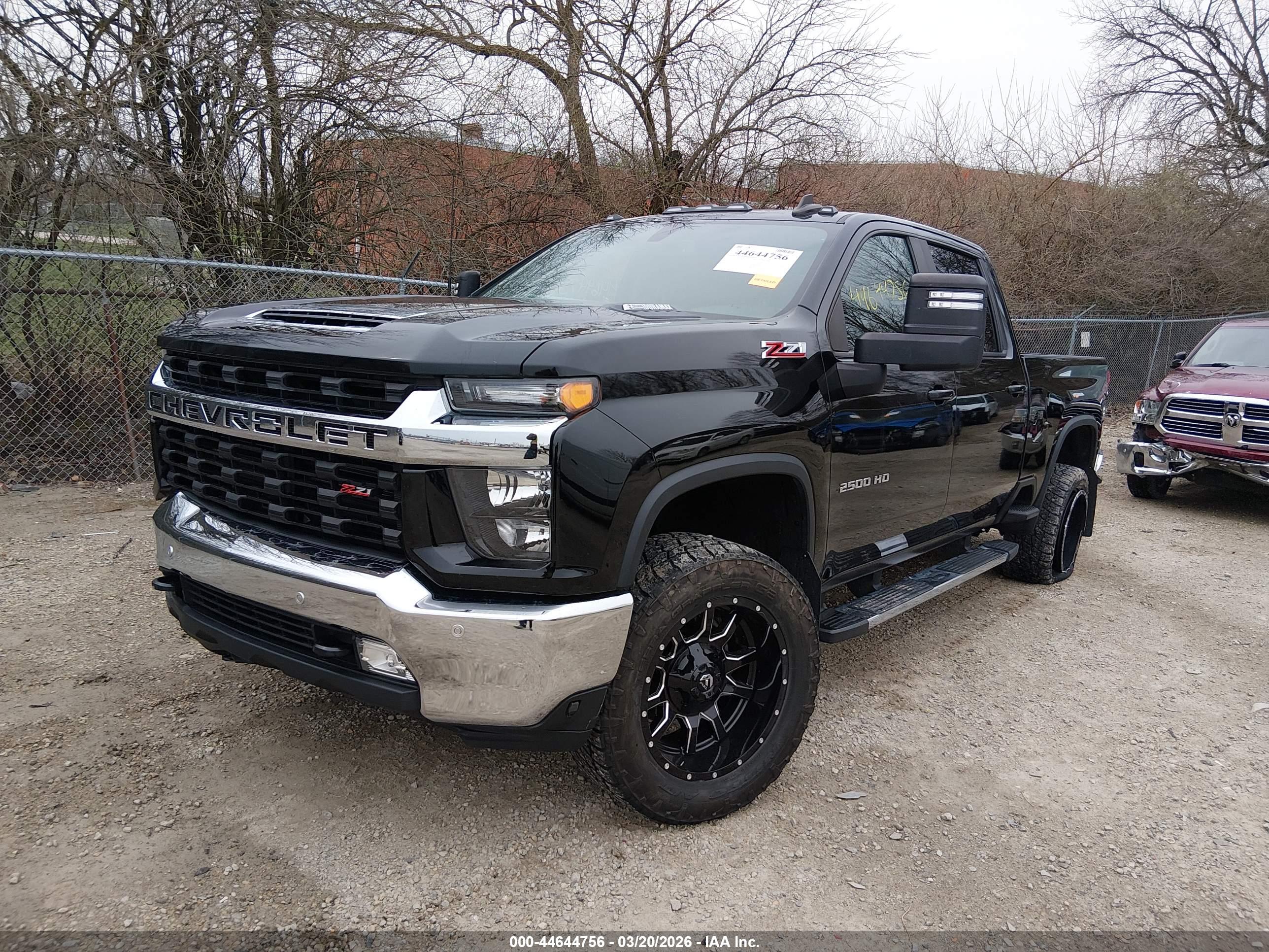 CHEVROLET SILVERADO image 2