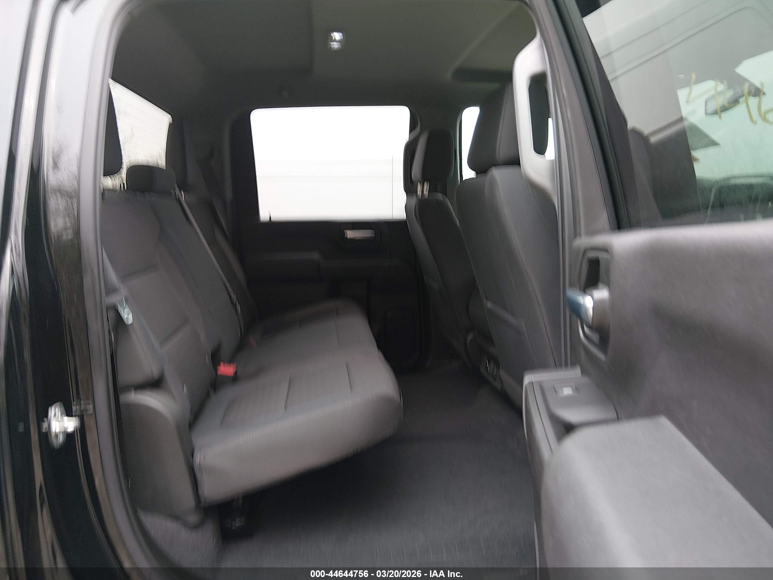 CHEVROLET SILVERADO image 7