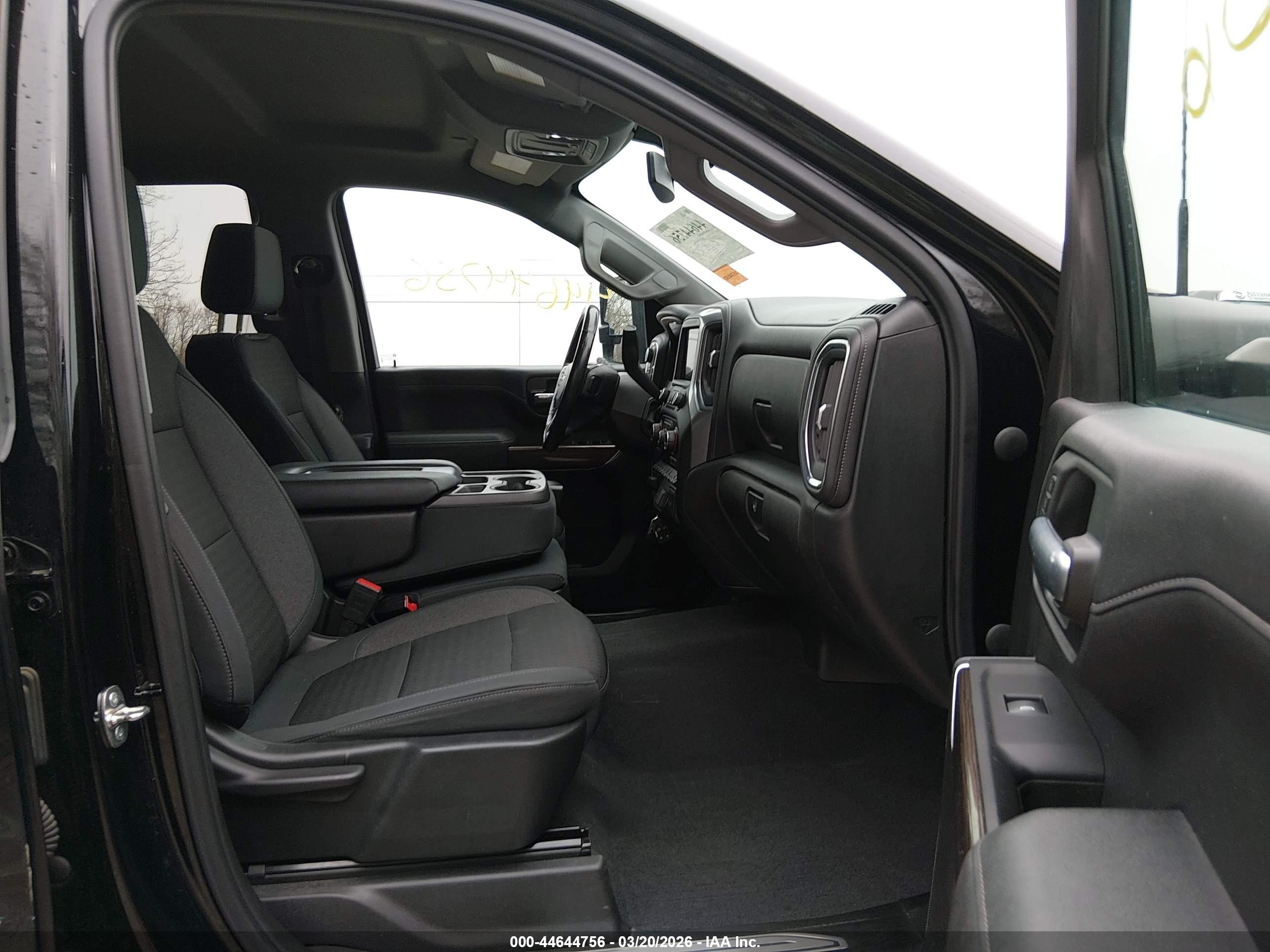 CHEVROLET SILVERADO image 8