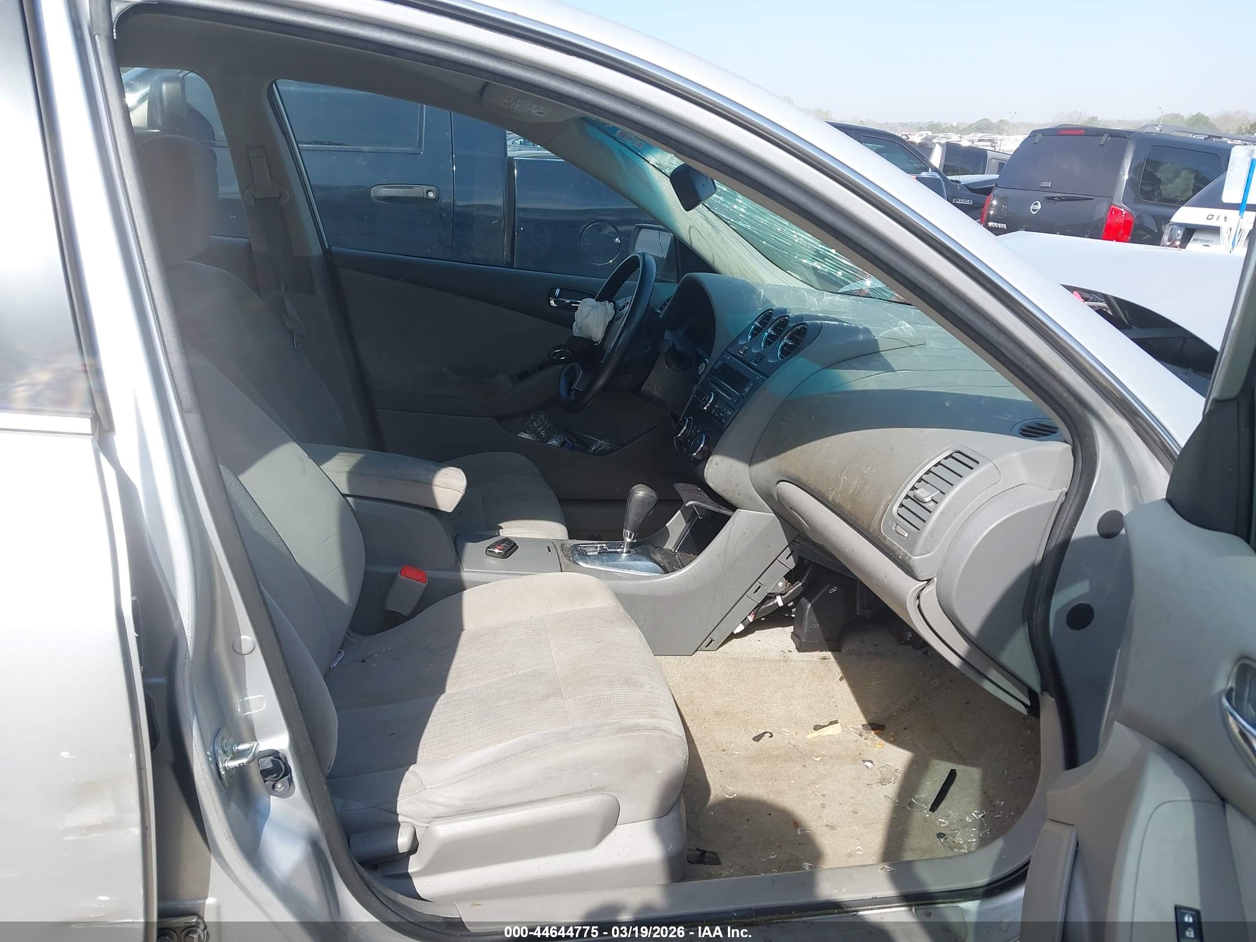 NISSAN ALTIMA image 5