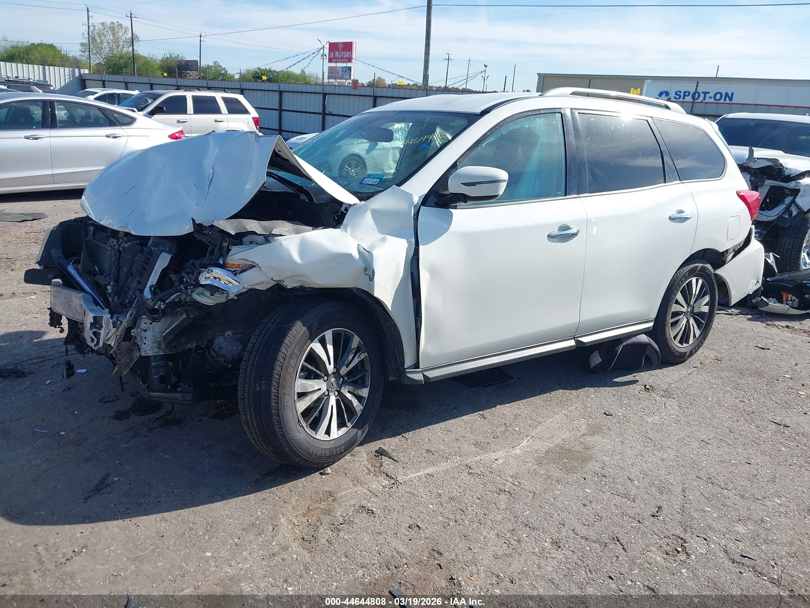 NISSAN PATHFINDER image 2