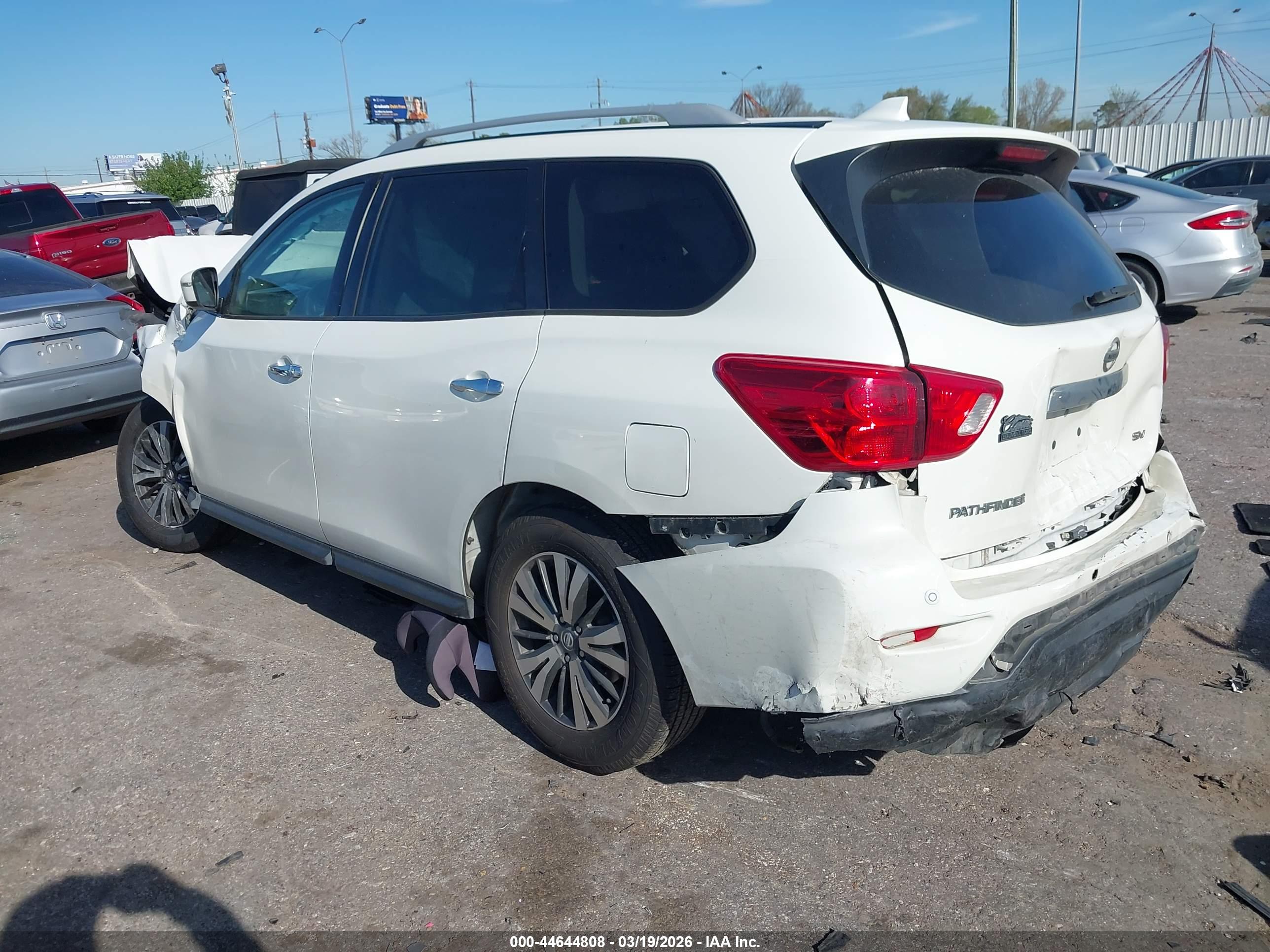 NISSAN PATHFINDER image 3