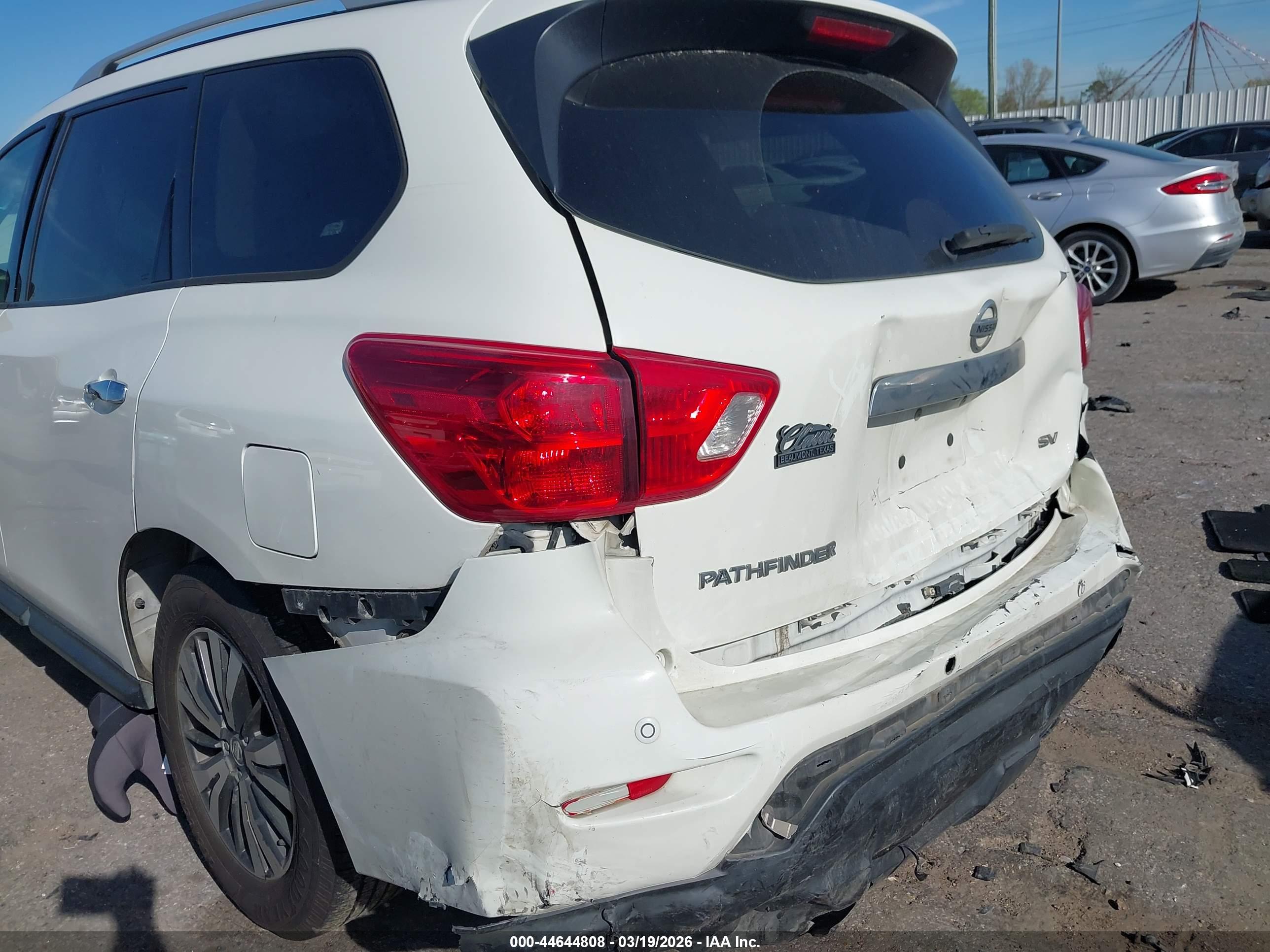 NISSAN PATHFINDER image 6