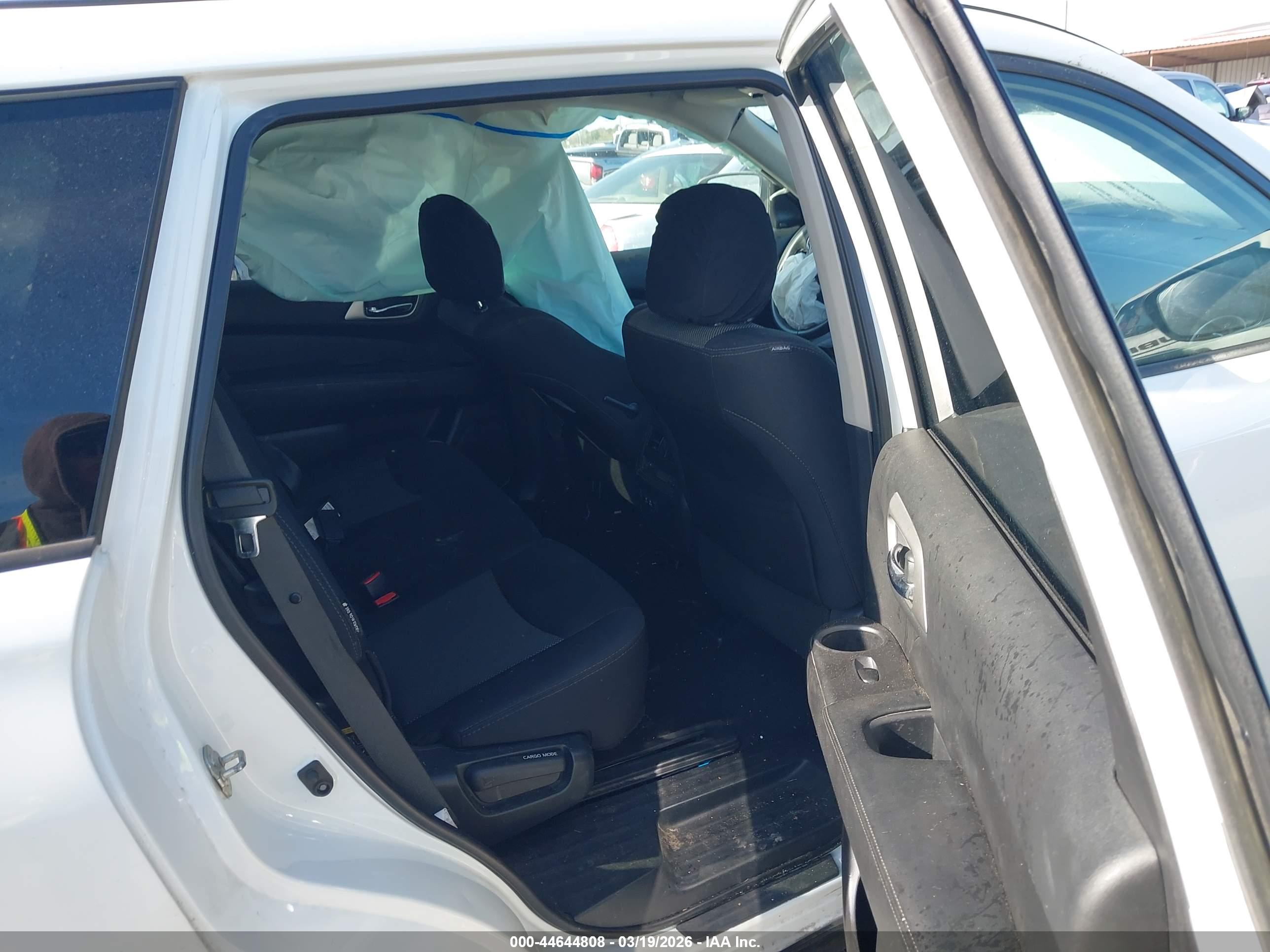 NISSAN PATHFINDER image 8