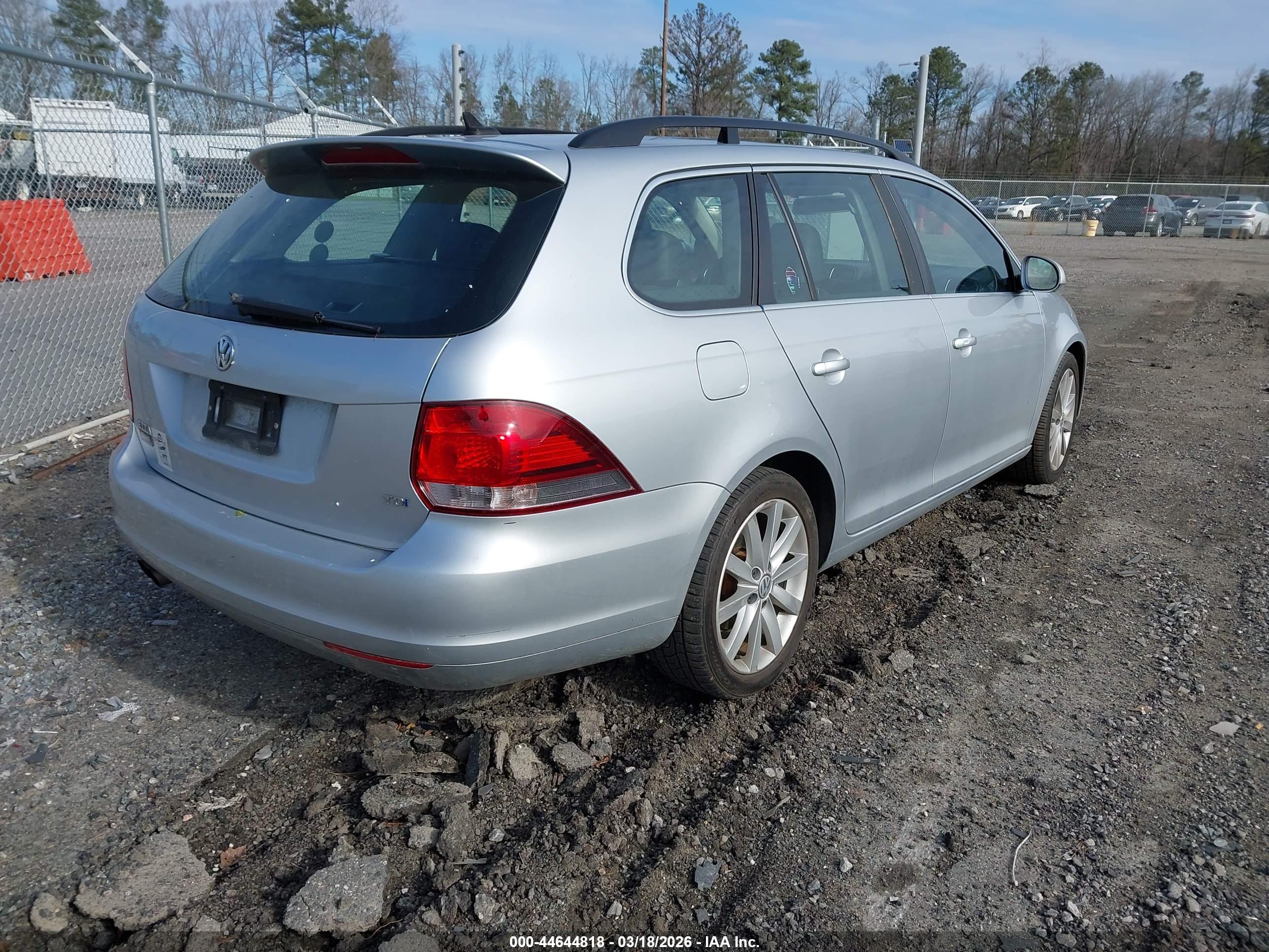 VOLKSWAGEN JETTA image 4