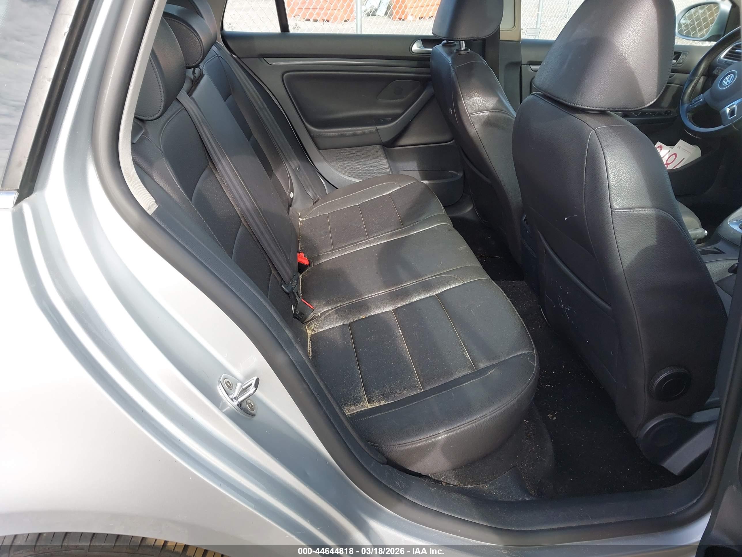 VOLKSWAGEN JETTA image 8