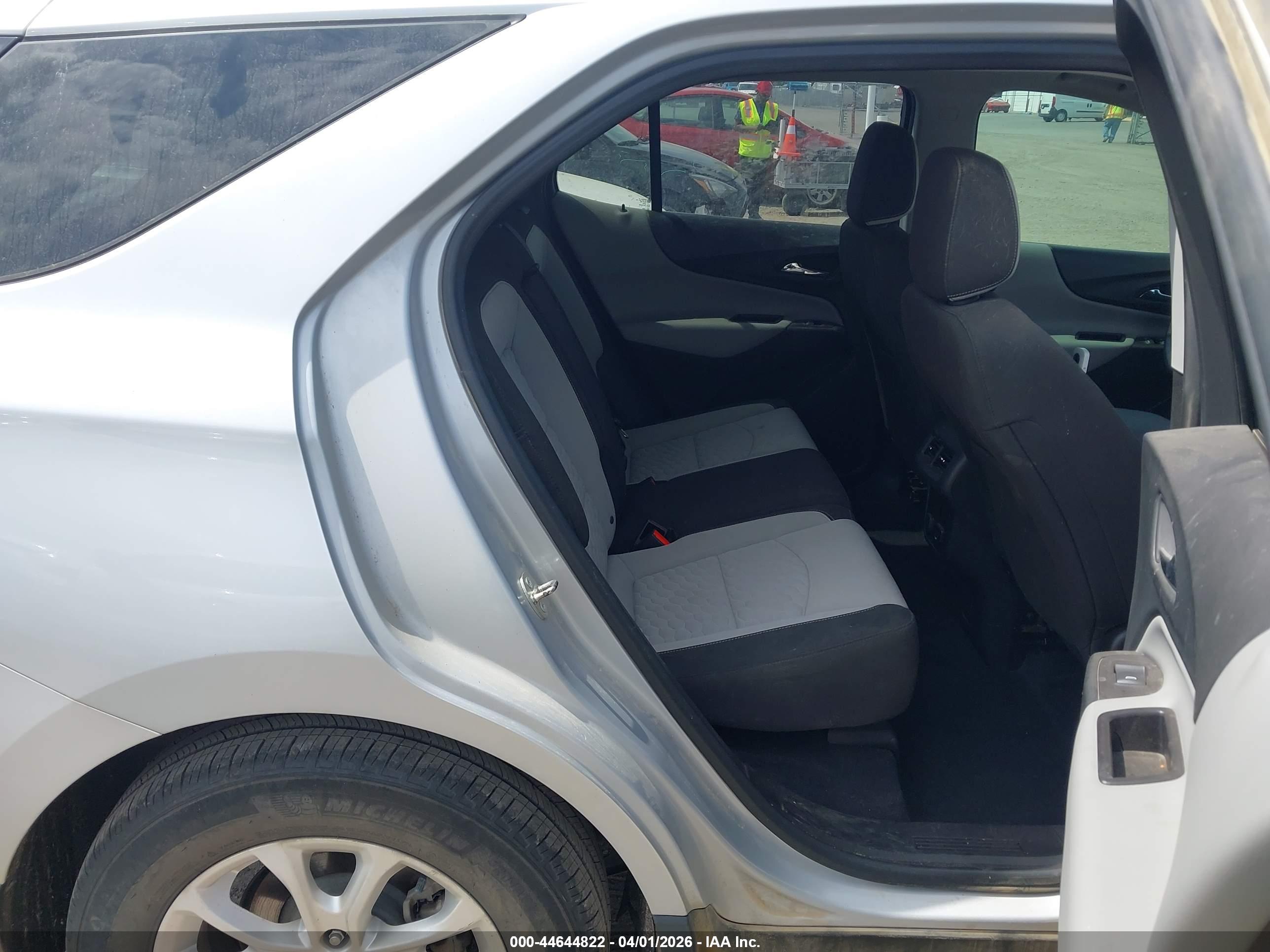CHEVROLET EQUINOX image 8