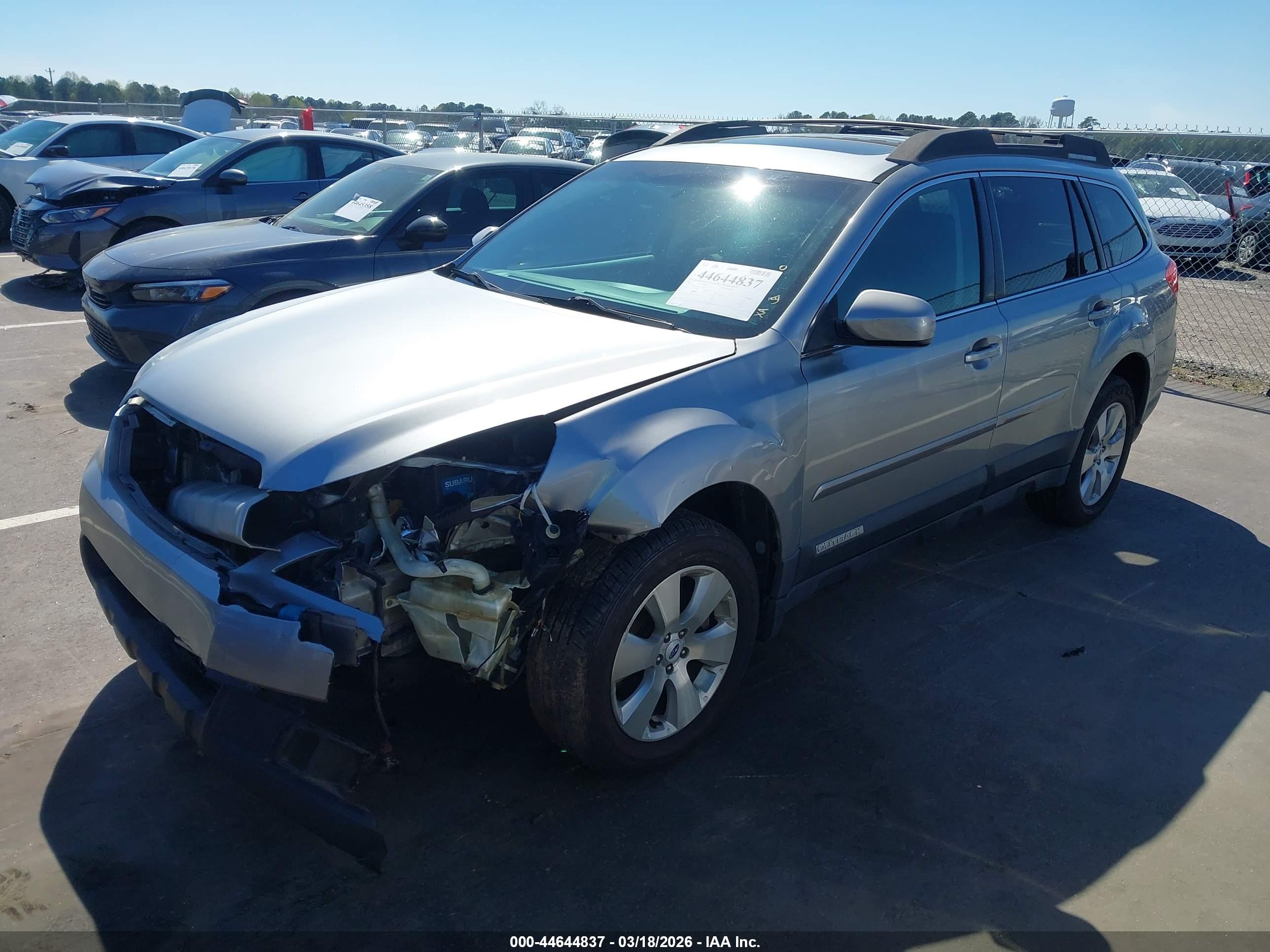 SUBARU OUTBACK image 2