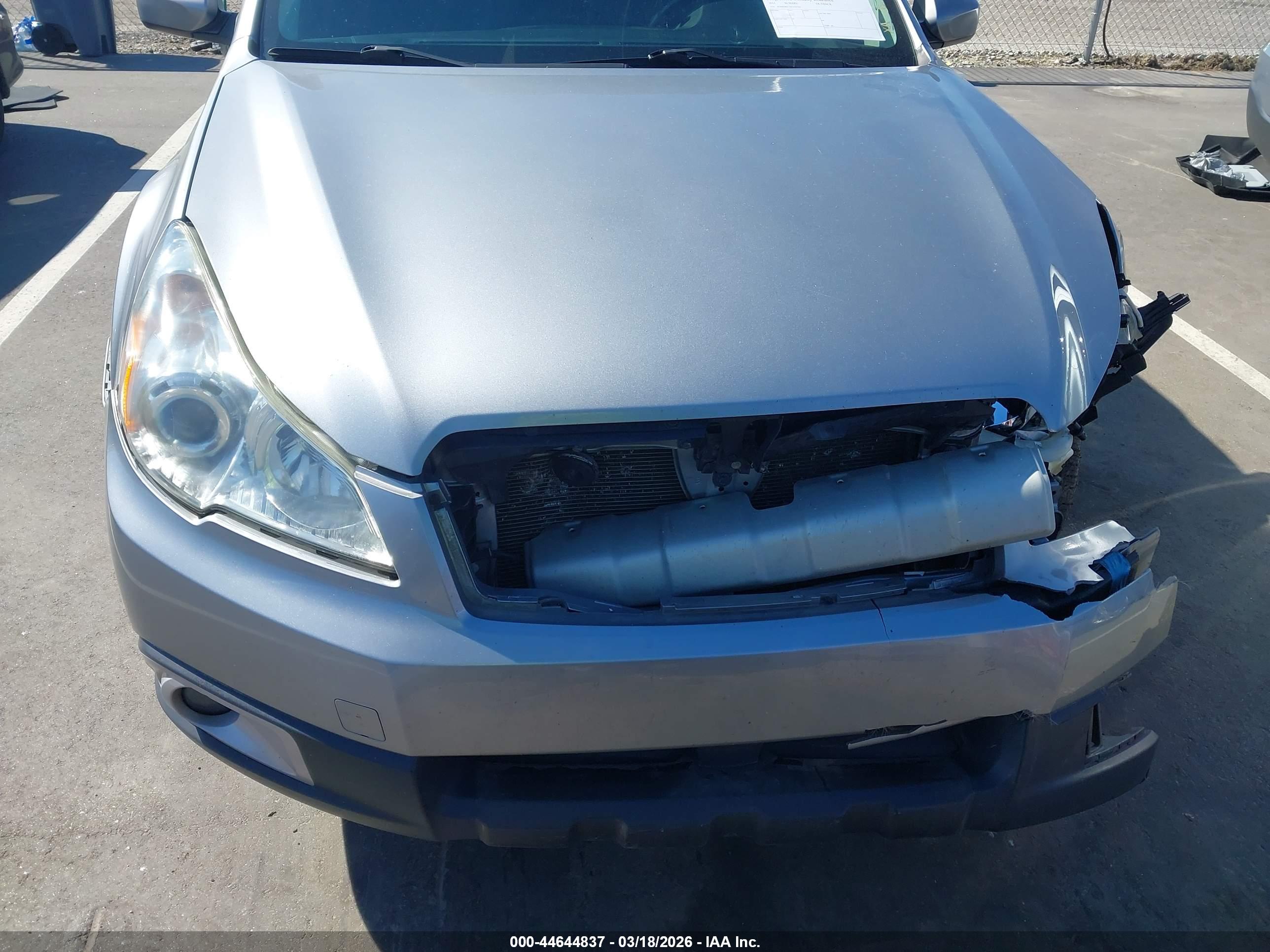 SUBARU OUTBACK image 6