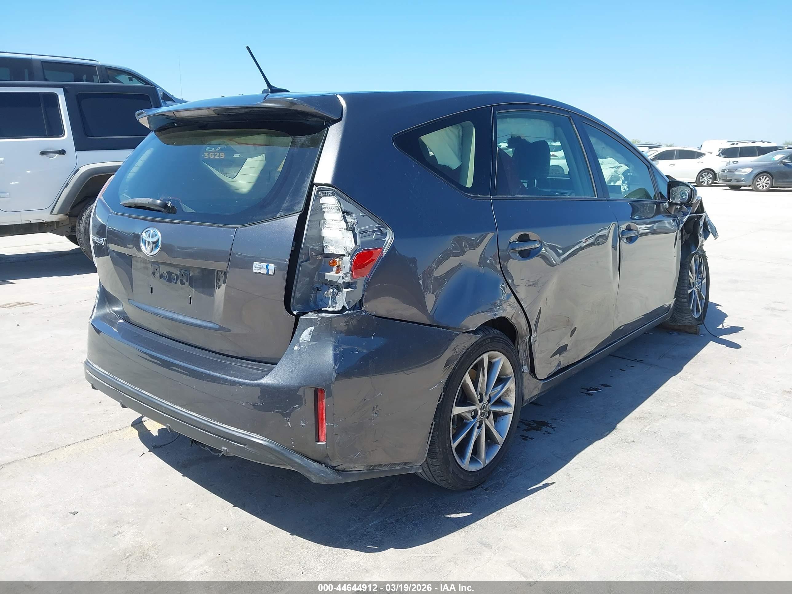 TOYOTA PRIUS image 4