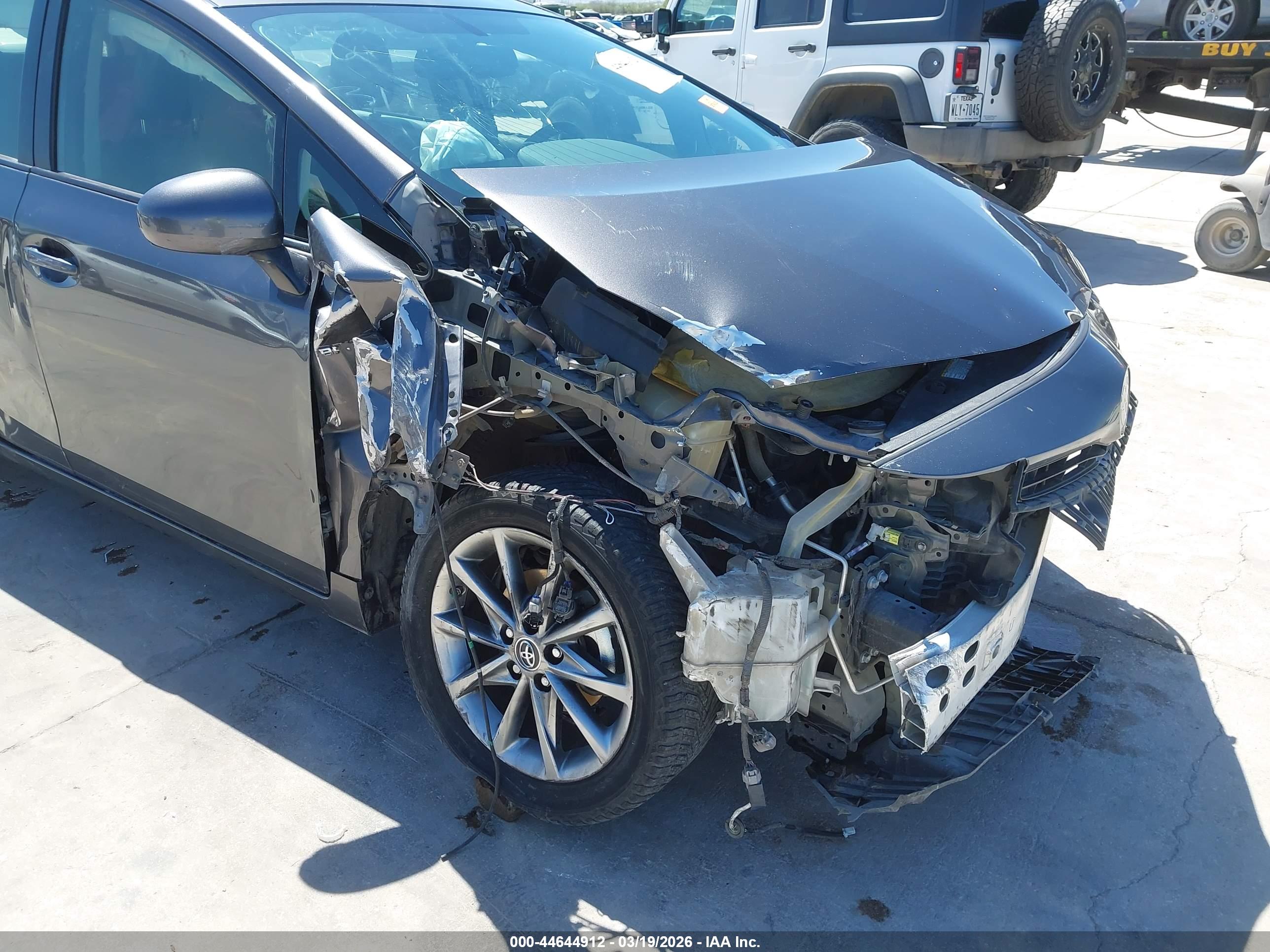 TOYOTA PRIUS image 6