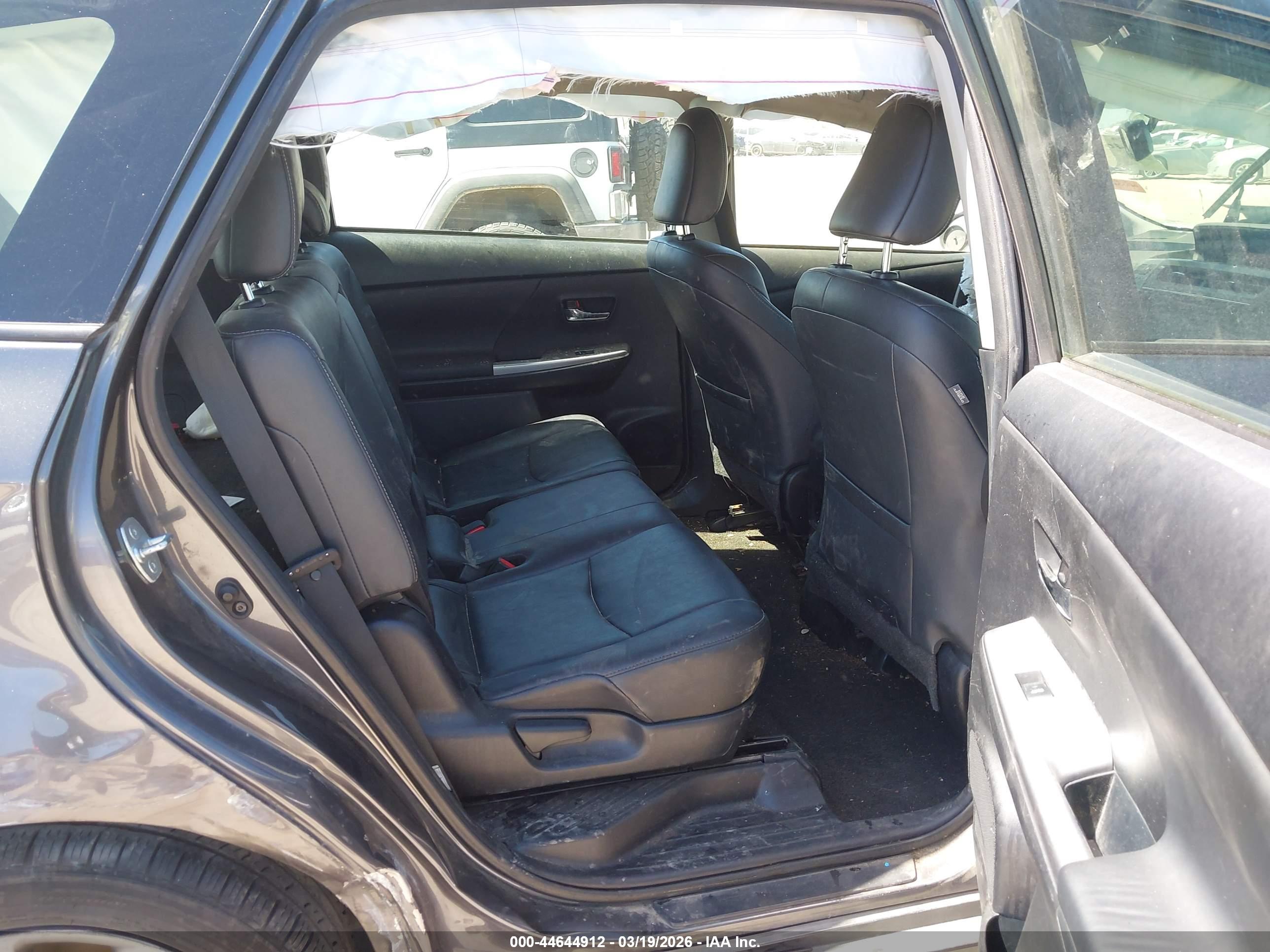 TOYOTA PRIUS image 8