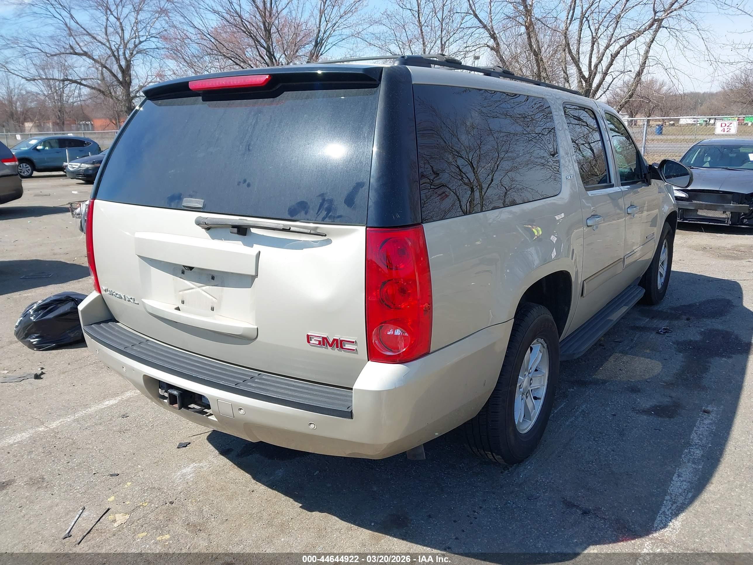 GMC YUKON image 4
