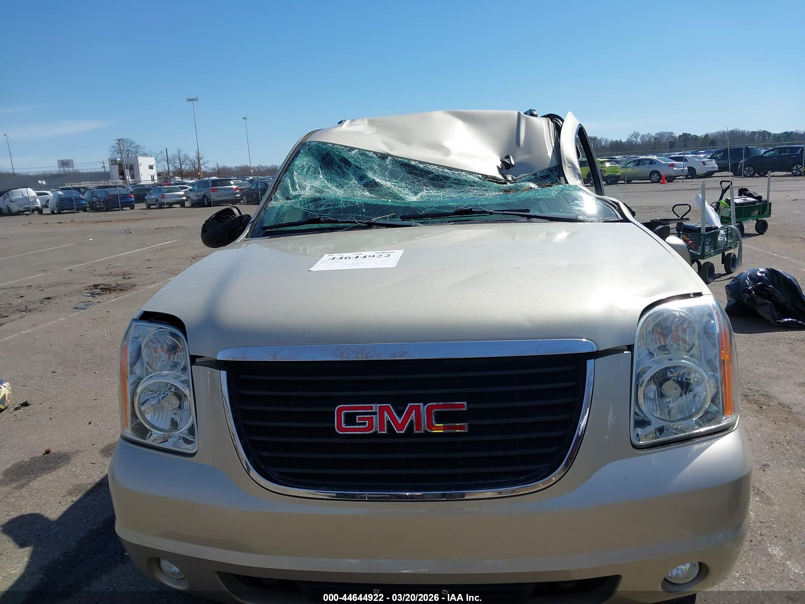 GMC YUKON image 6