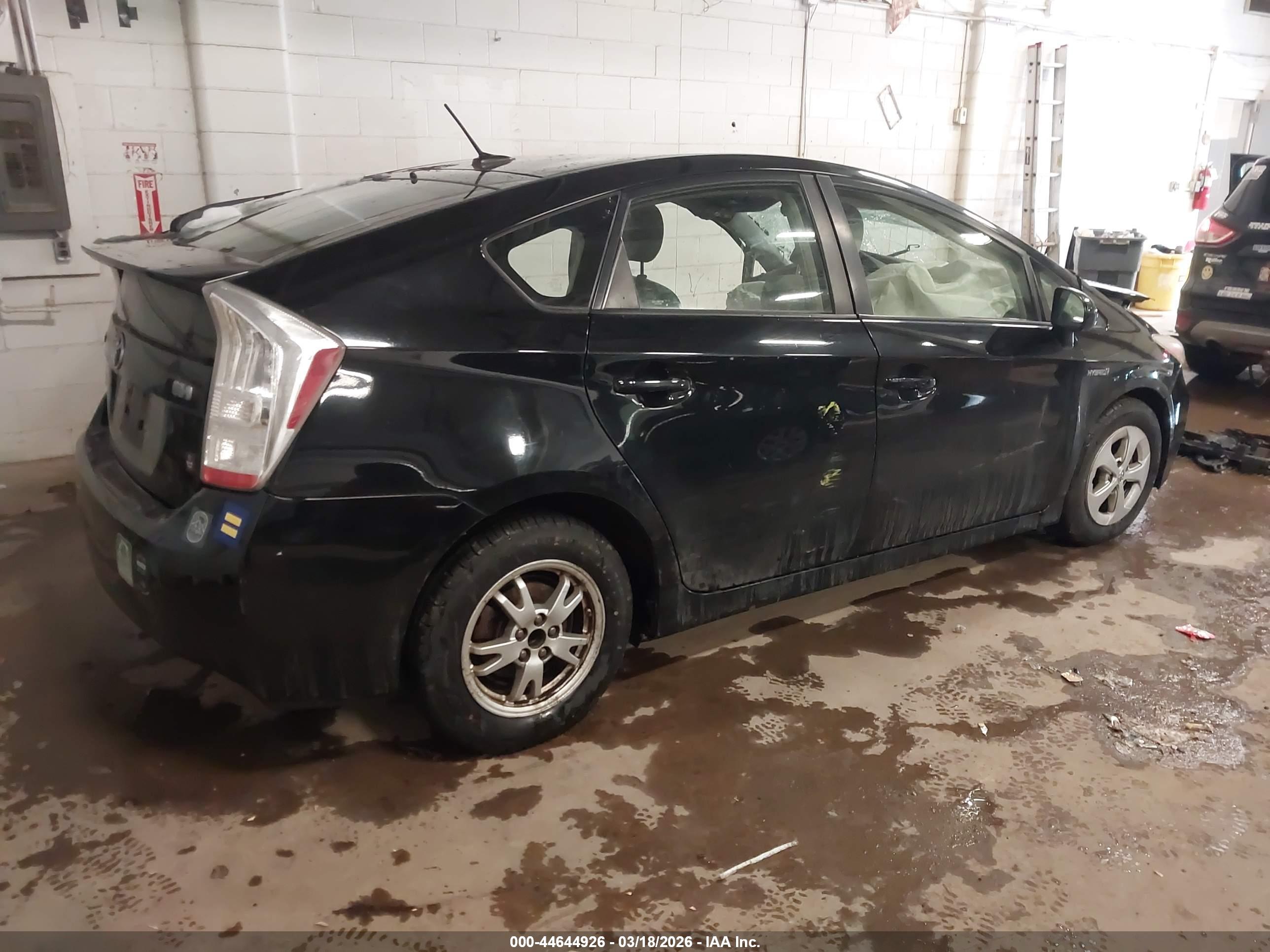 TOYOTA PRIUS image 4