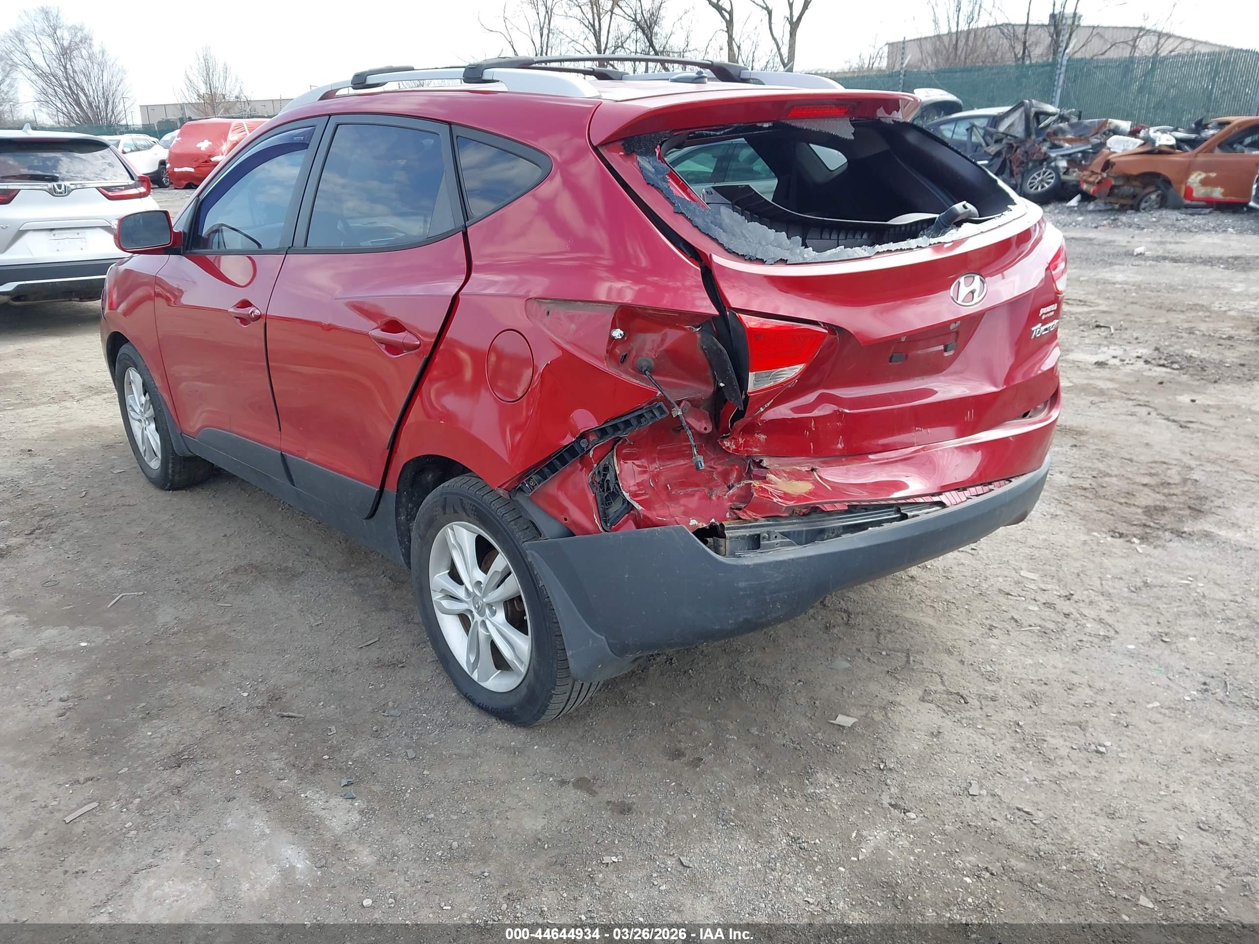 HYUNDAI TUCSON image 3