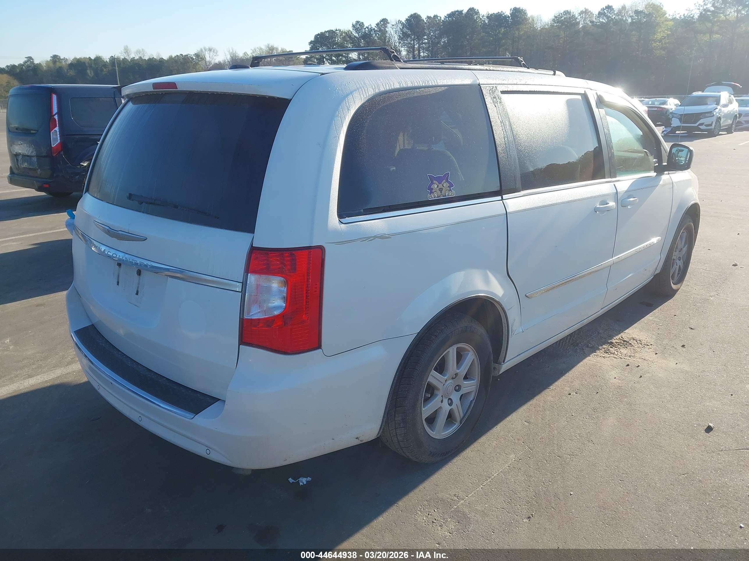 CHRYSLER TOWN image 4