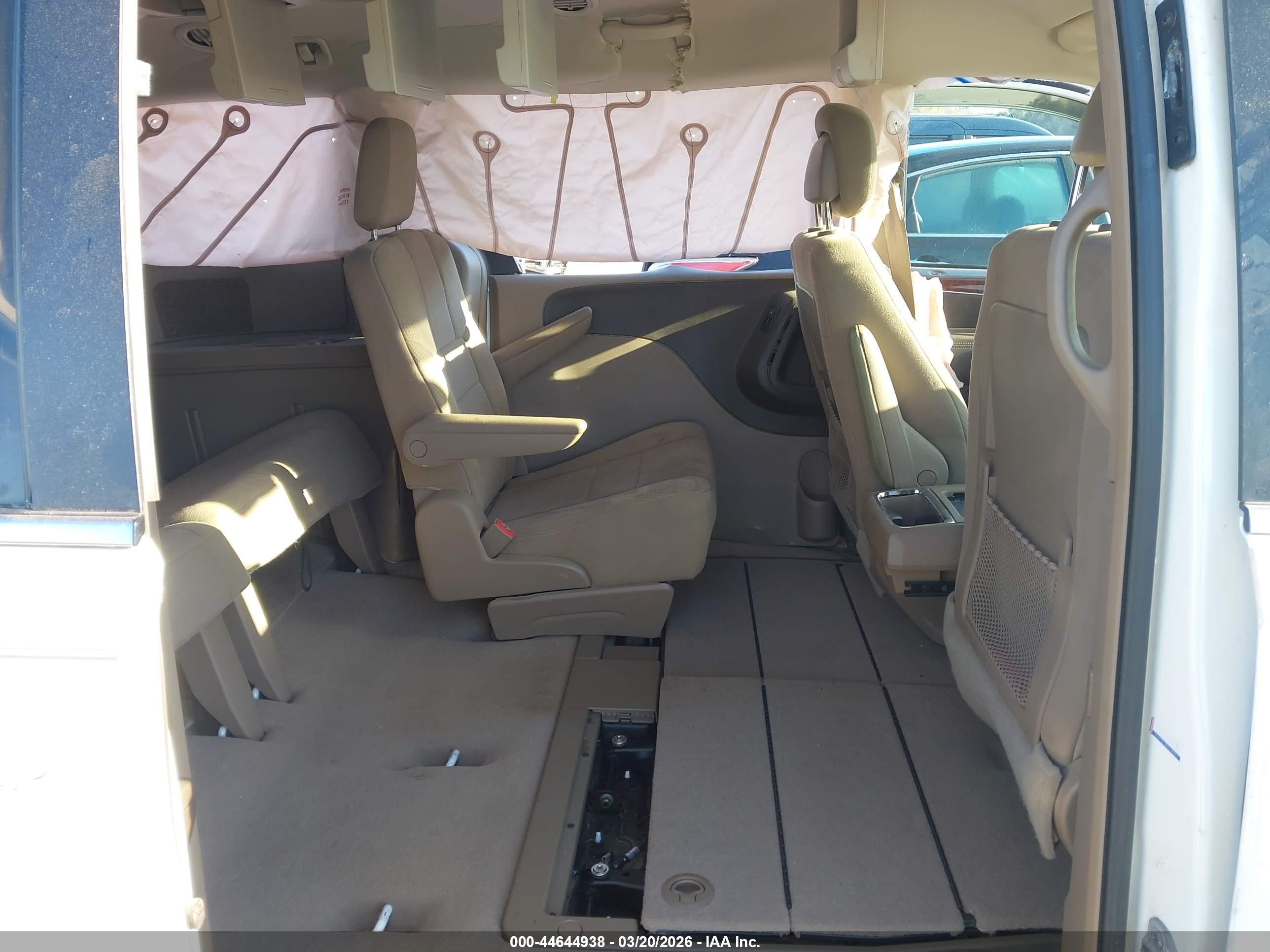 CHRYSLER TOWN image 8