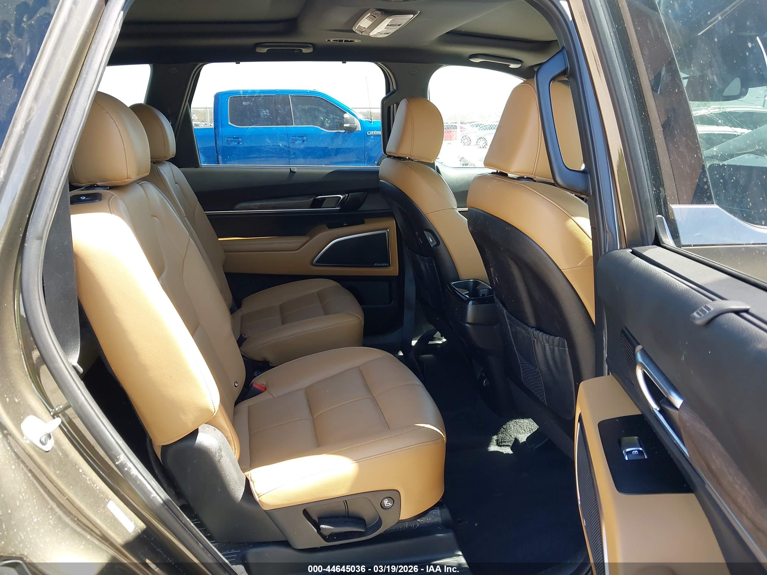 KIA TELLURIDE image 8