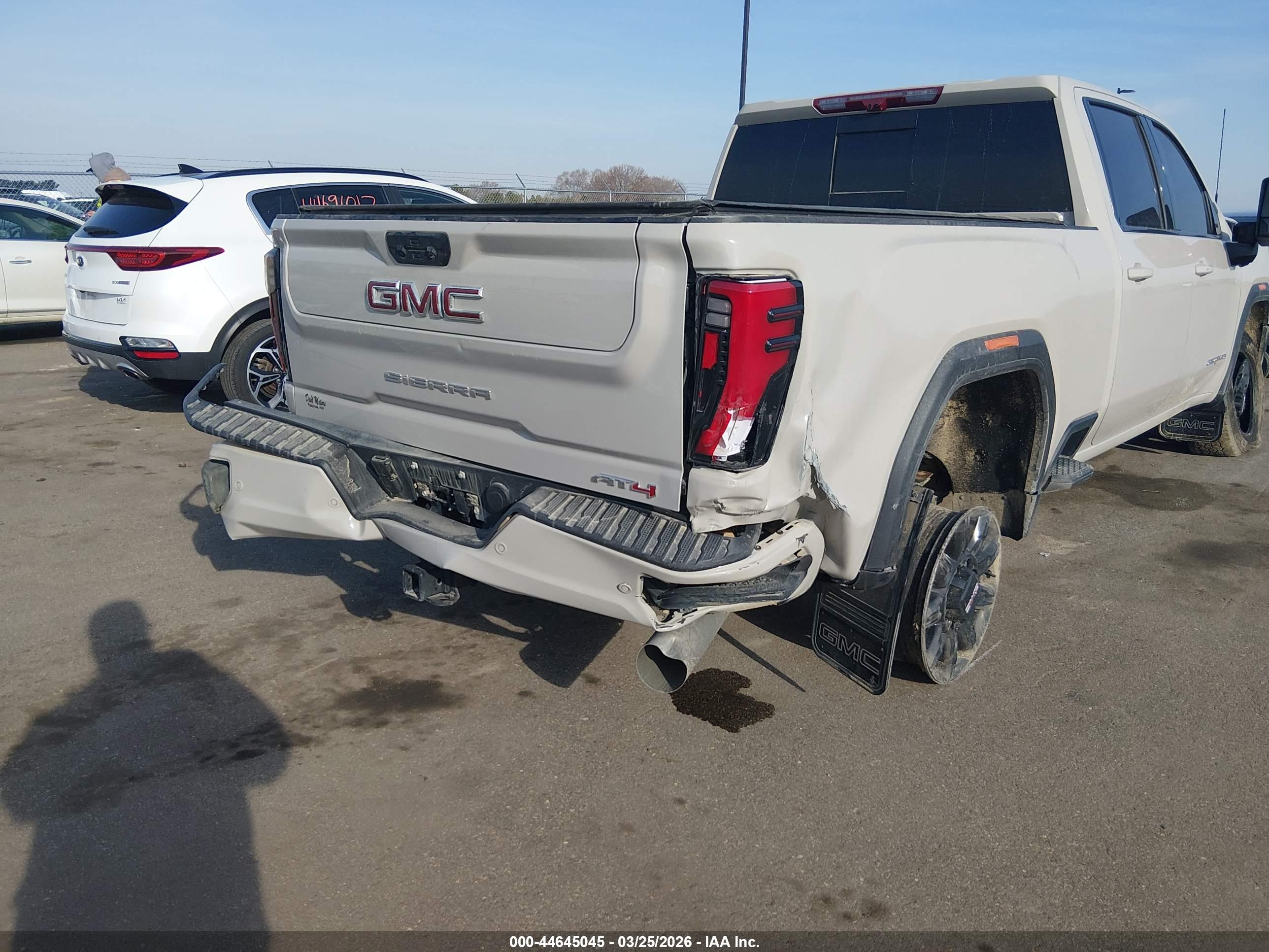 GMC SIERRA image 6