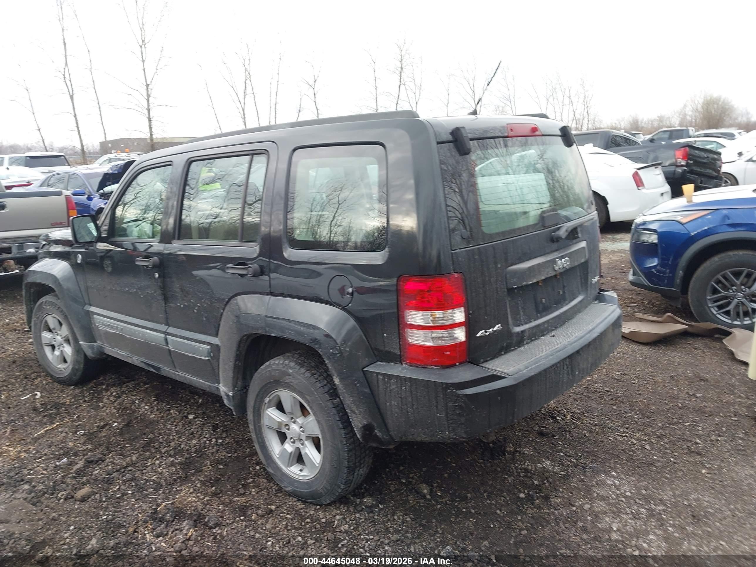 JEEP LIBERTY image 3