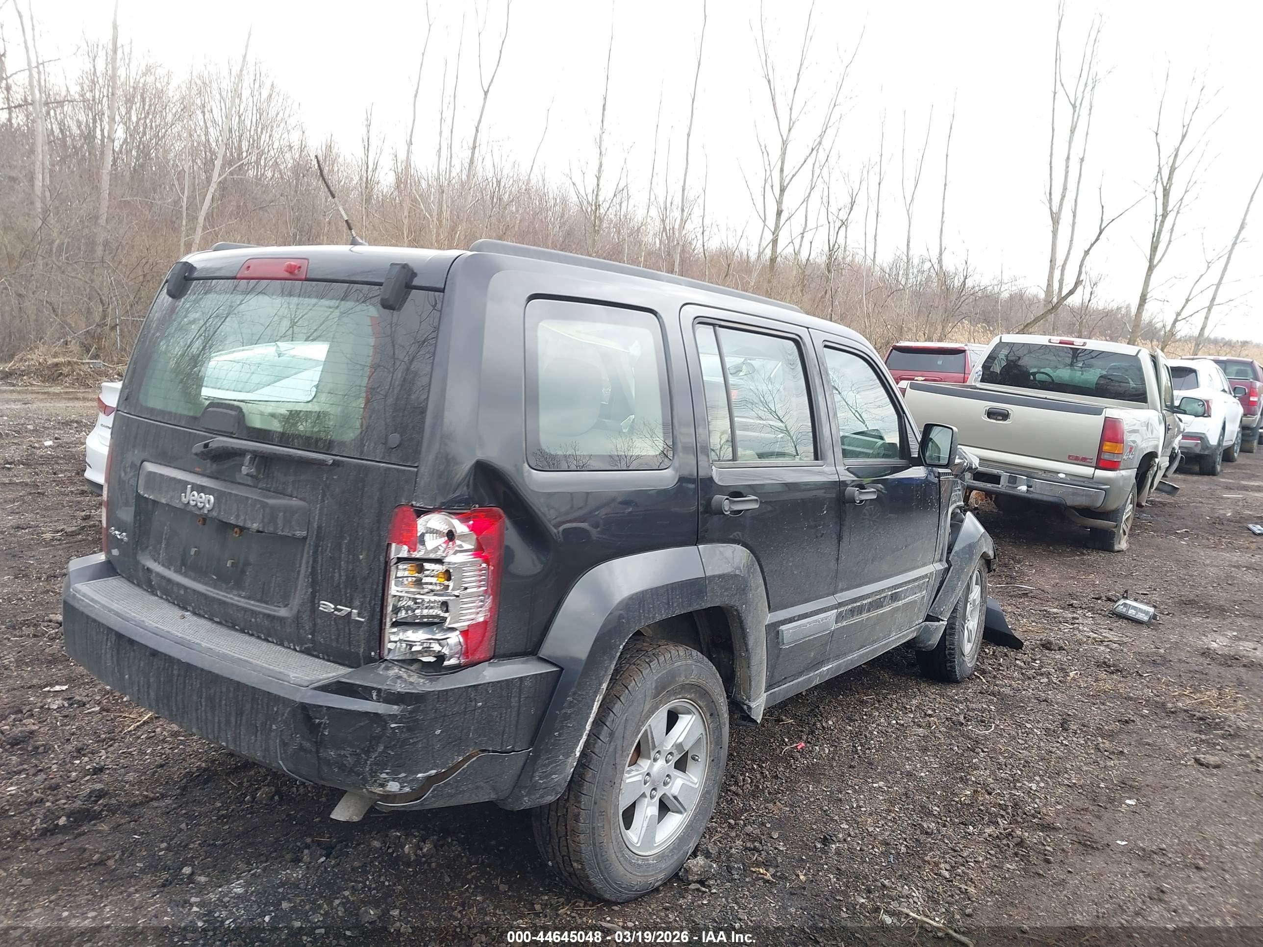 JEEP LIBERTY image 4