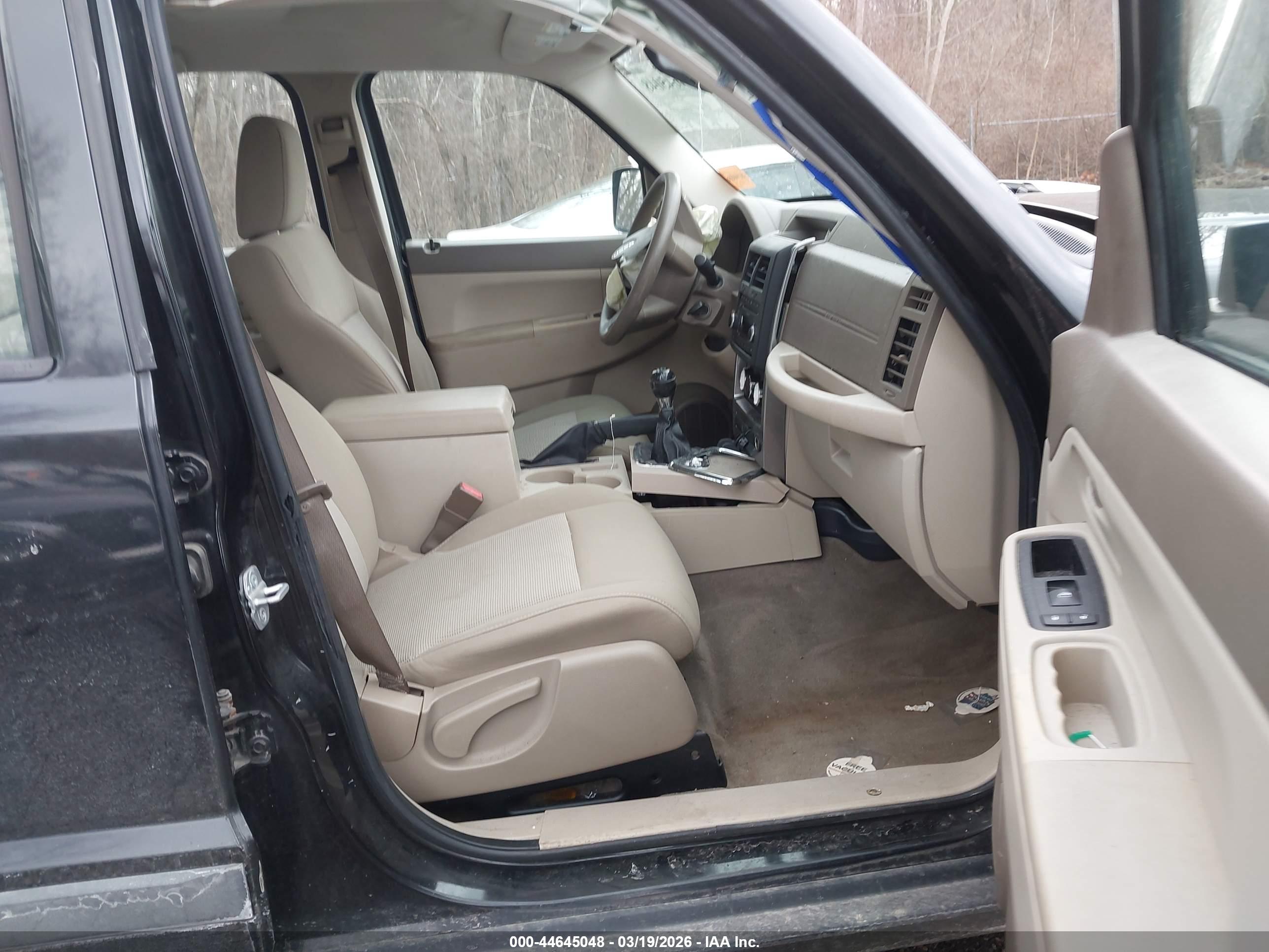 JEEP LIBERTY image 5