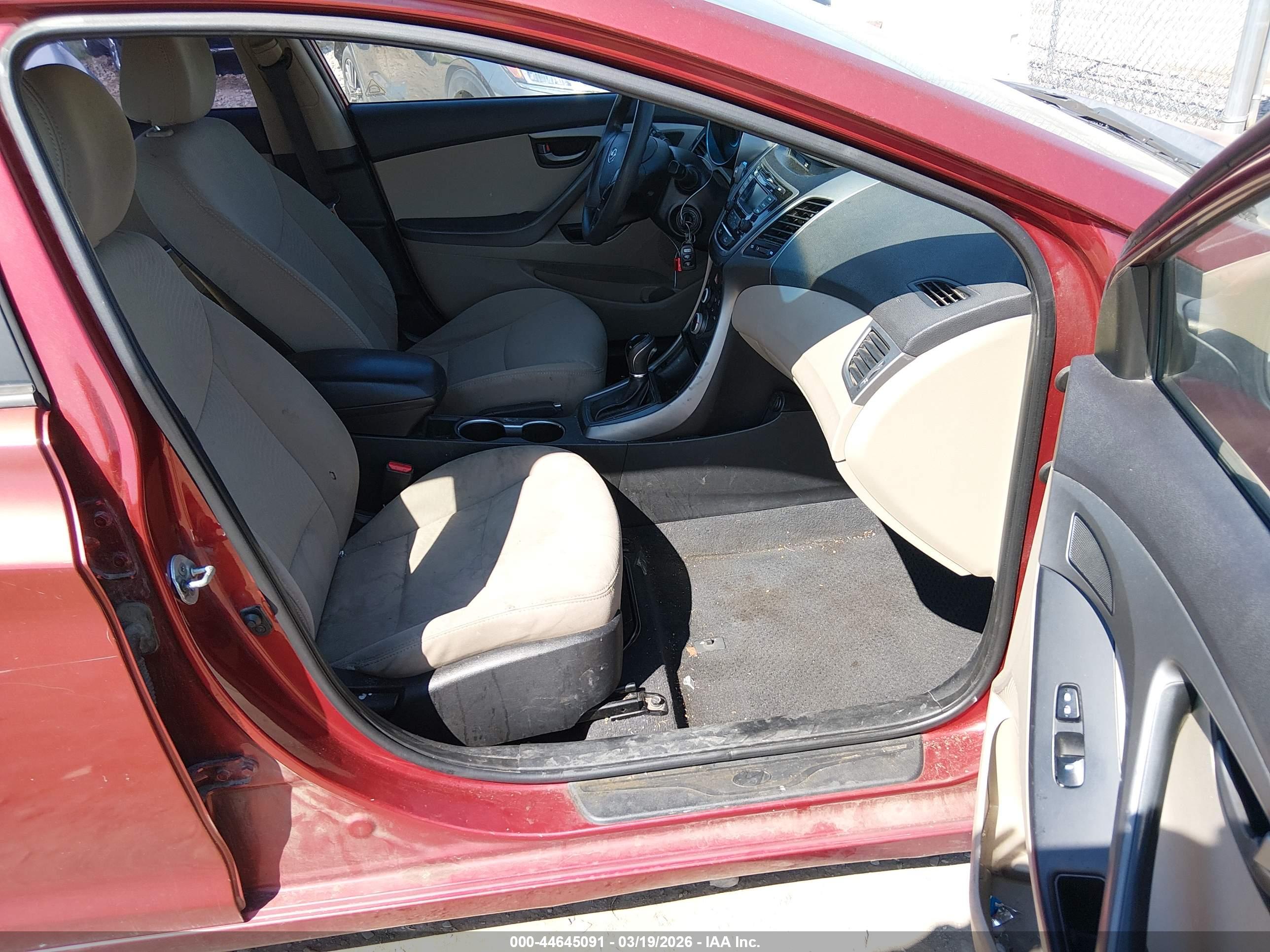 HYUNDAI ELANTRA image 5