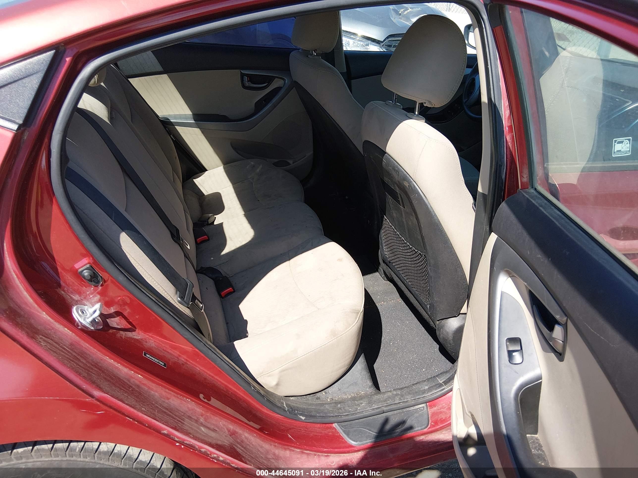 HYUNDAI ELANTRA image 8