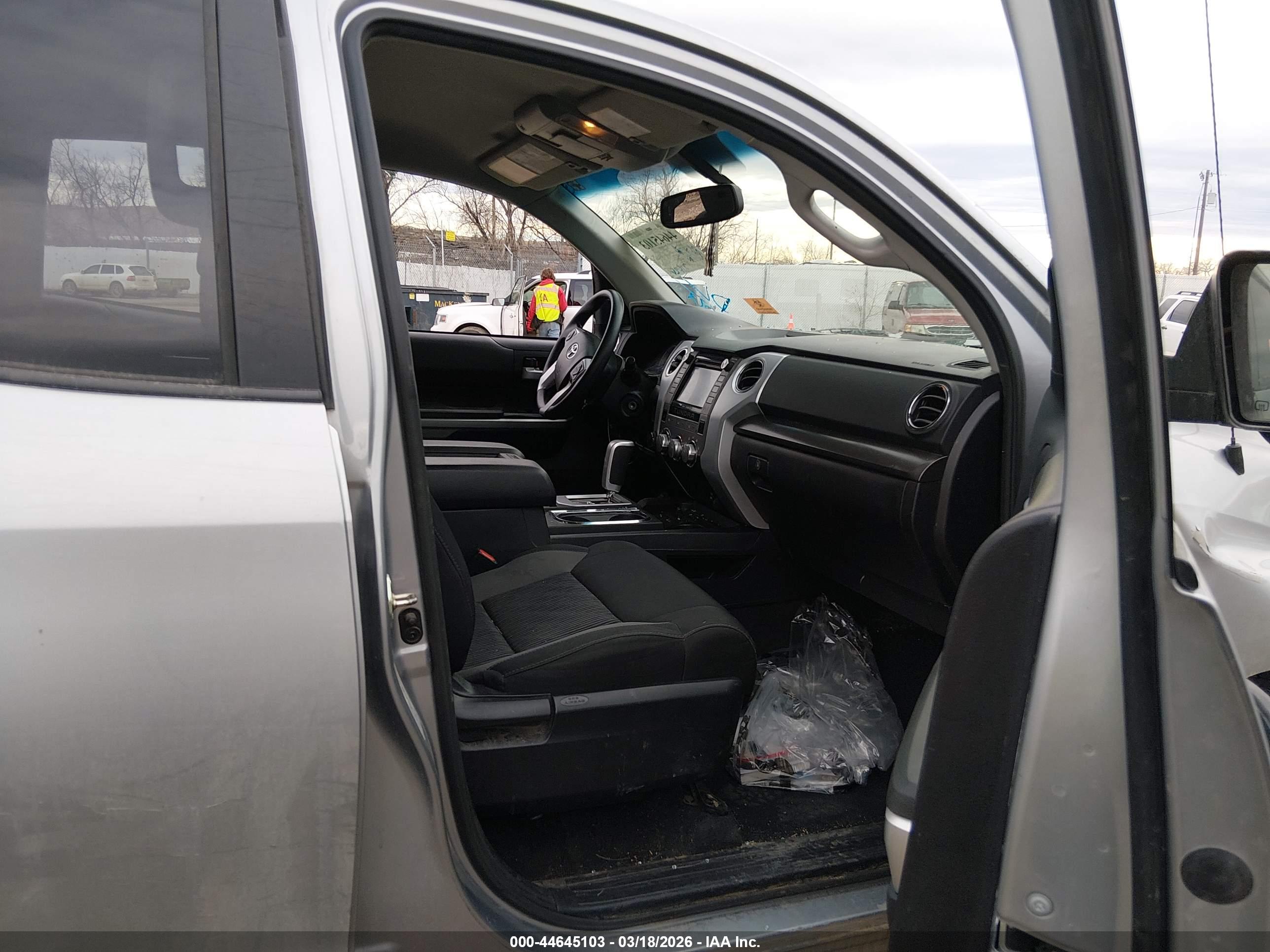 TOYOTA TUNDRA image 5