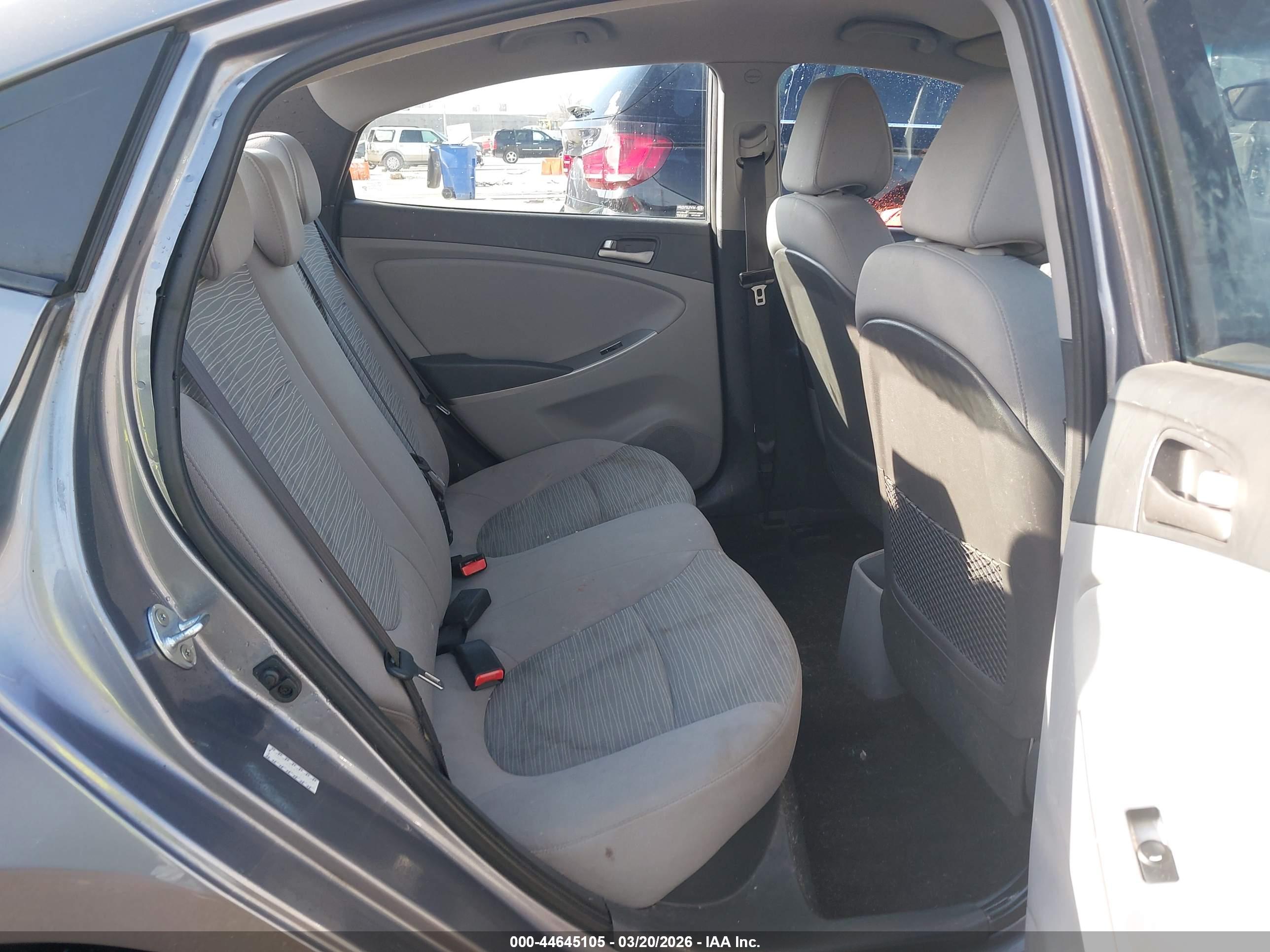HYUNDAI ACCENT image 8