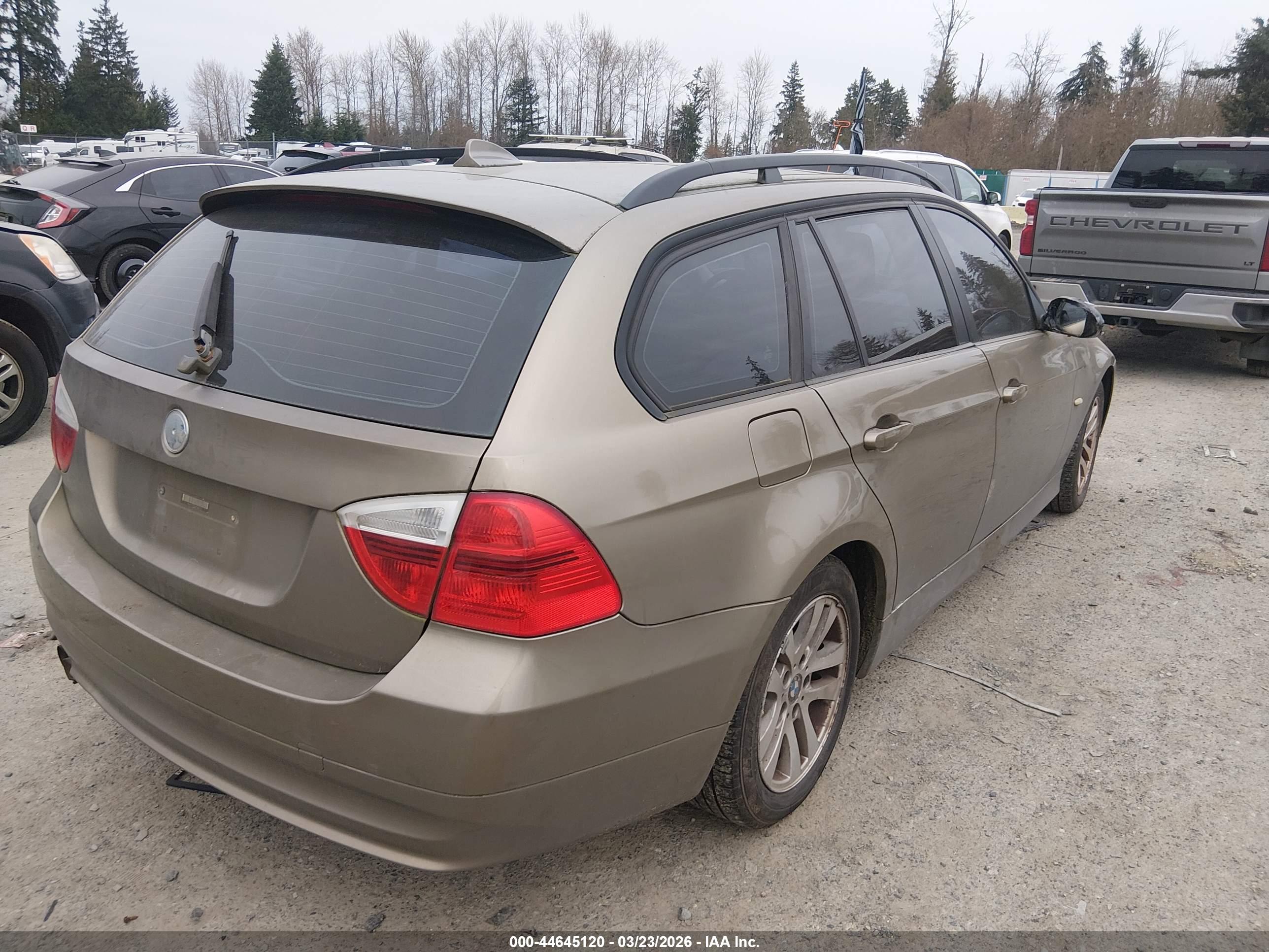 BMW 325XIT image 4