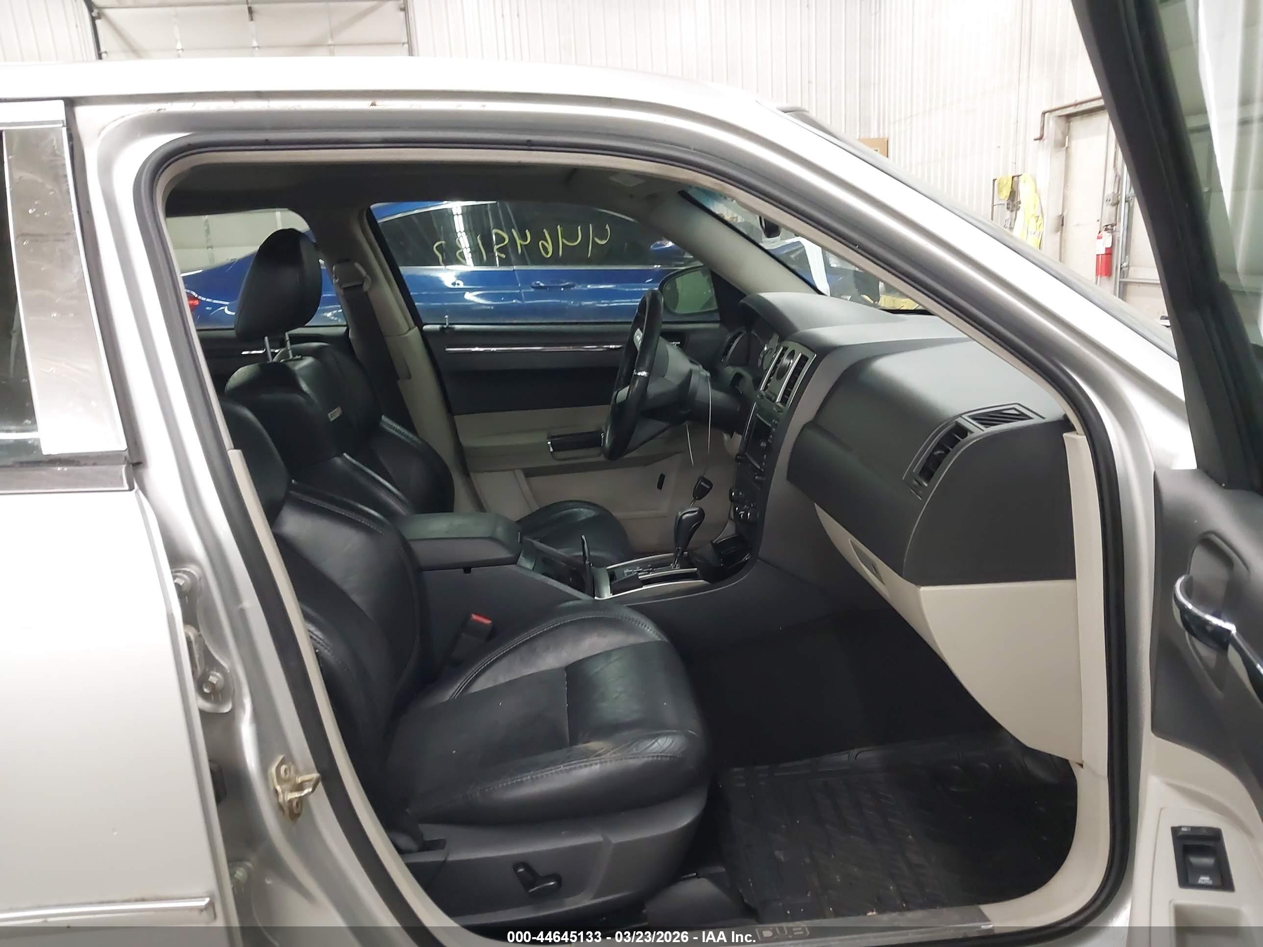 CHRYSLER 300C image 5