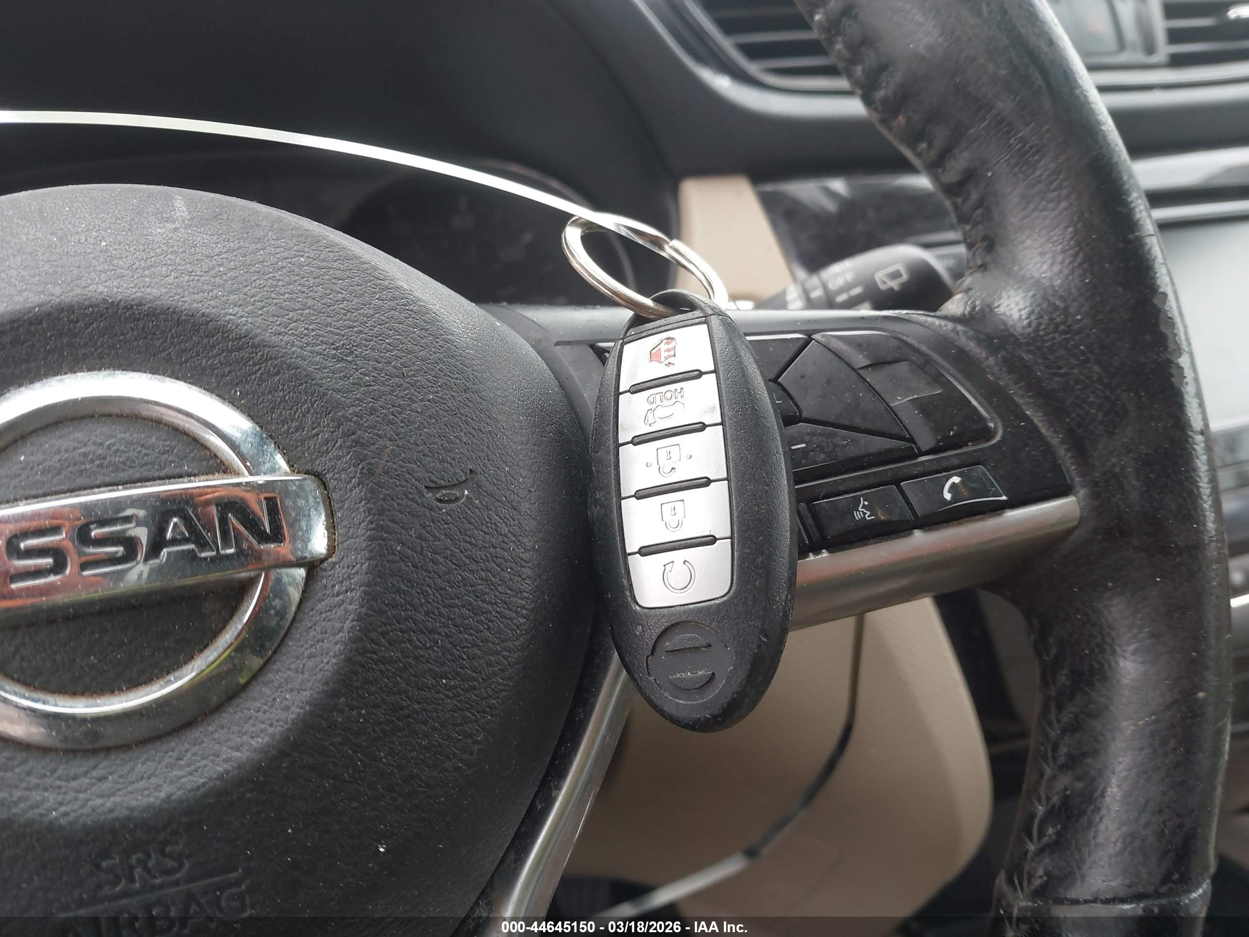 NISSAN ROGUE image 11