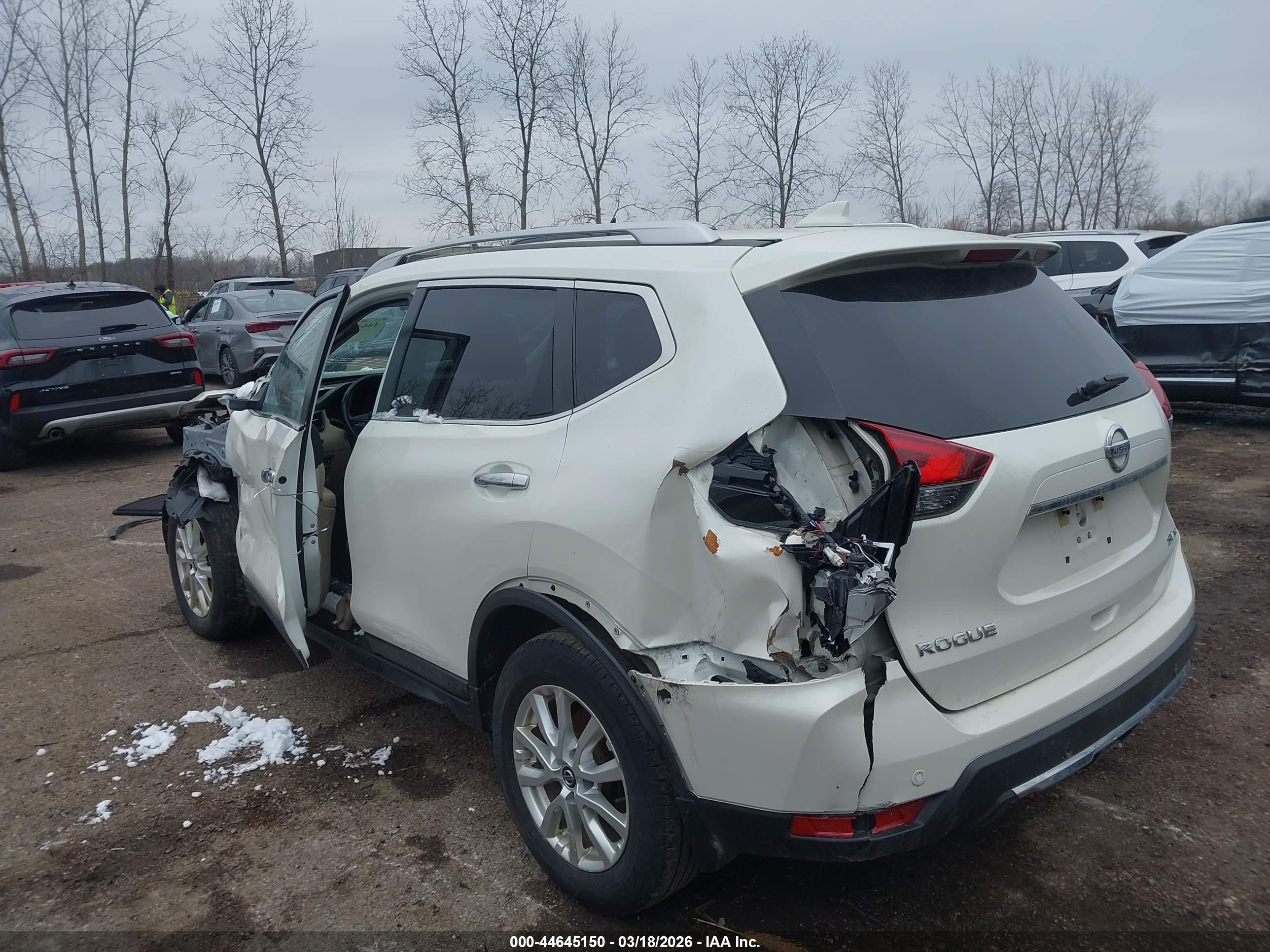 NISSAN ROGUE image 3