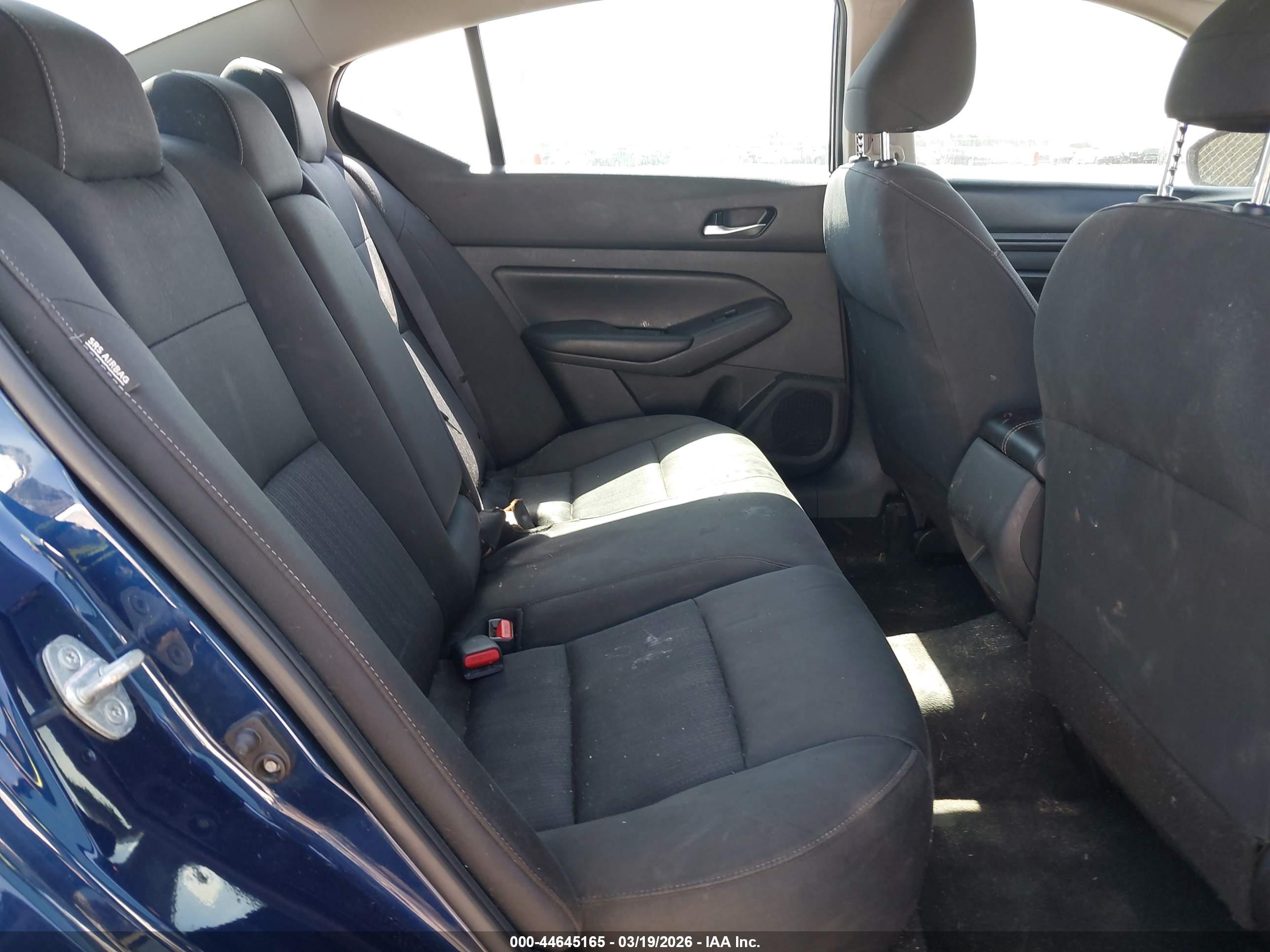 NISSAN ALTIMA image 8