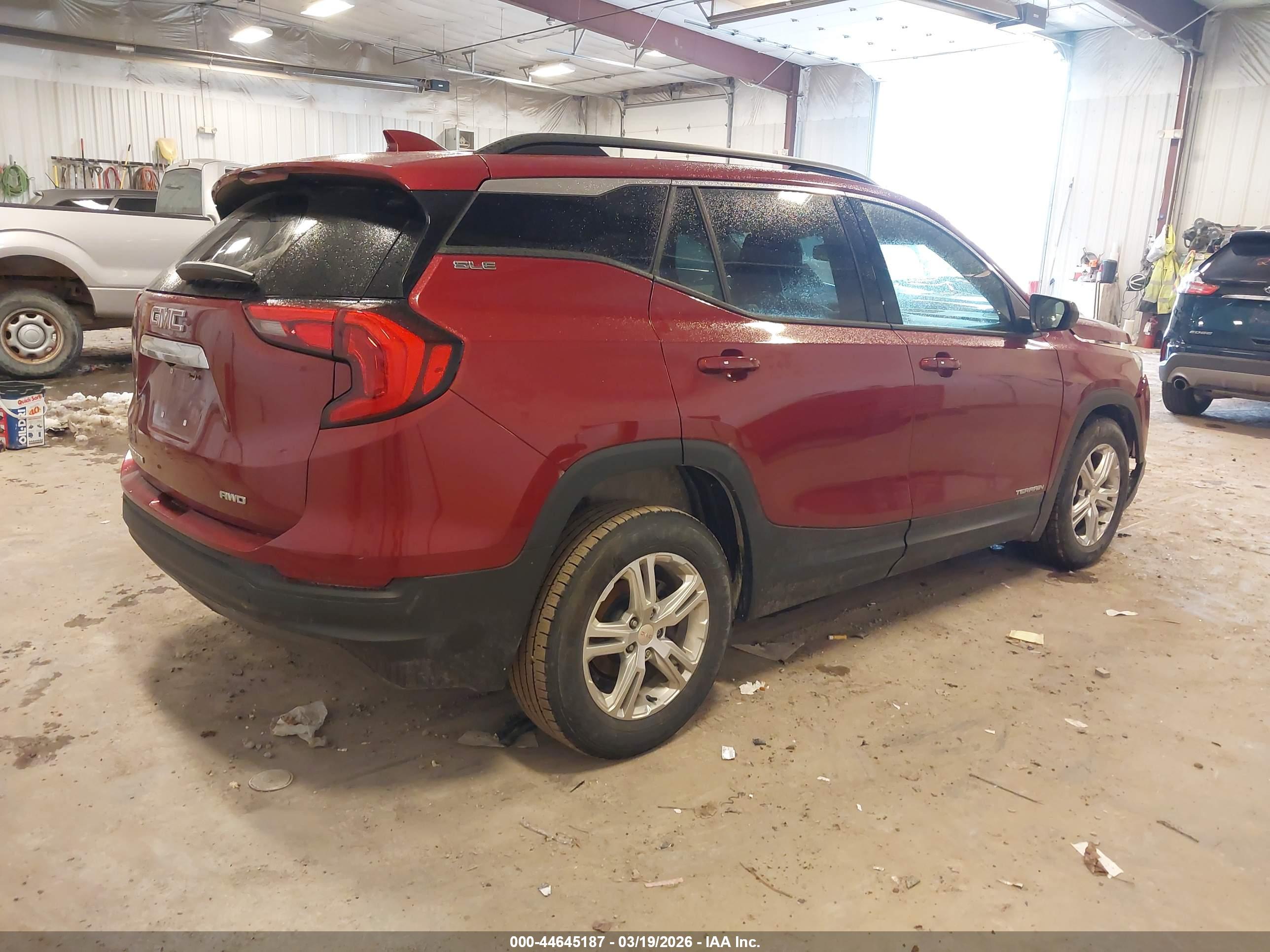 GMC TERRAIN image 4