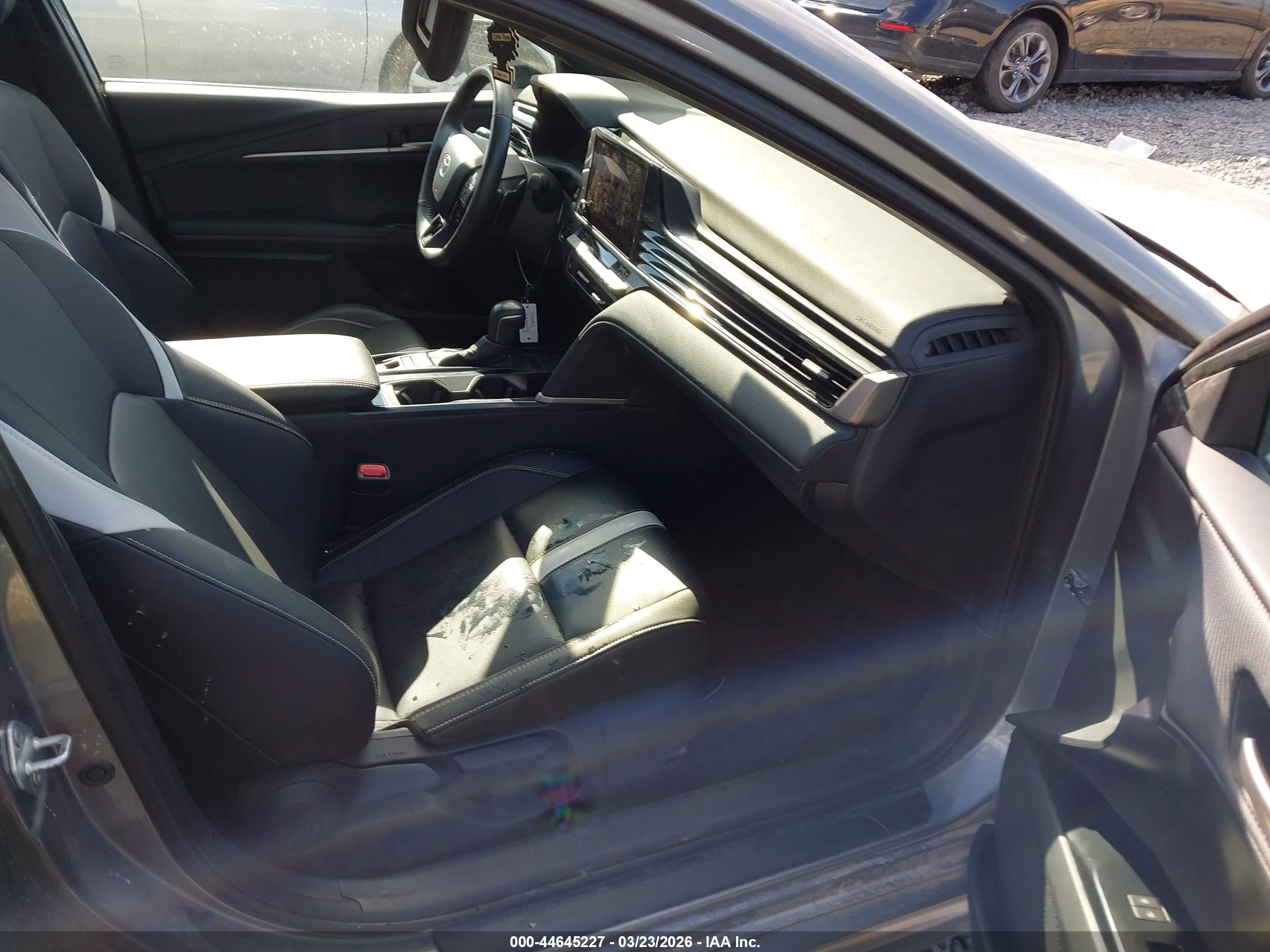 TOYOTA CAMRY image 5