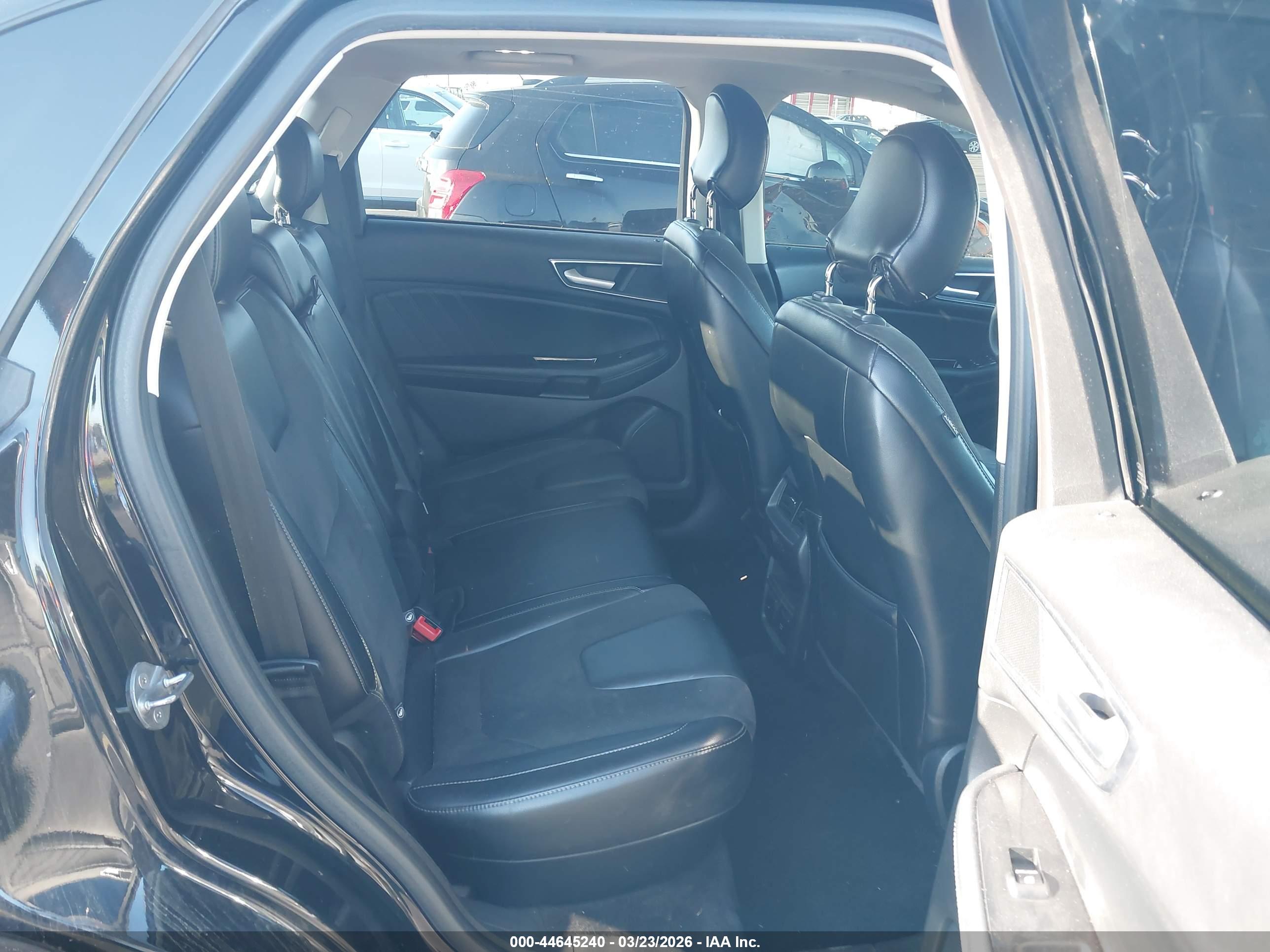 FORD EDGE image 8