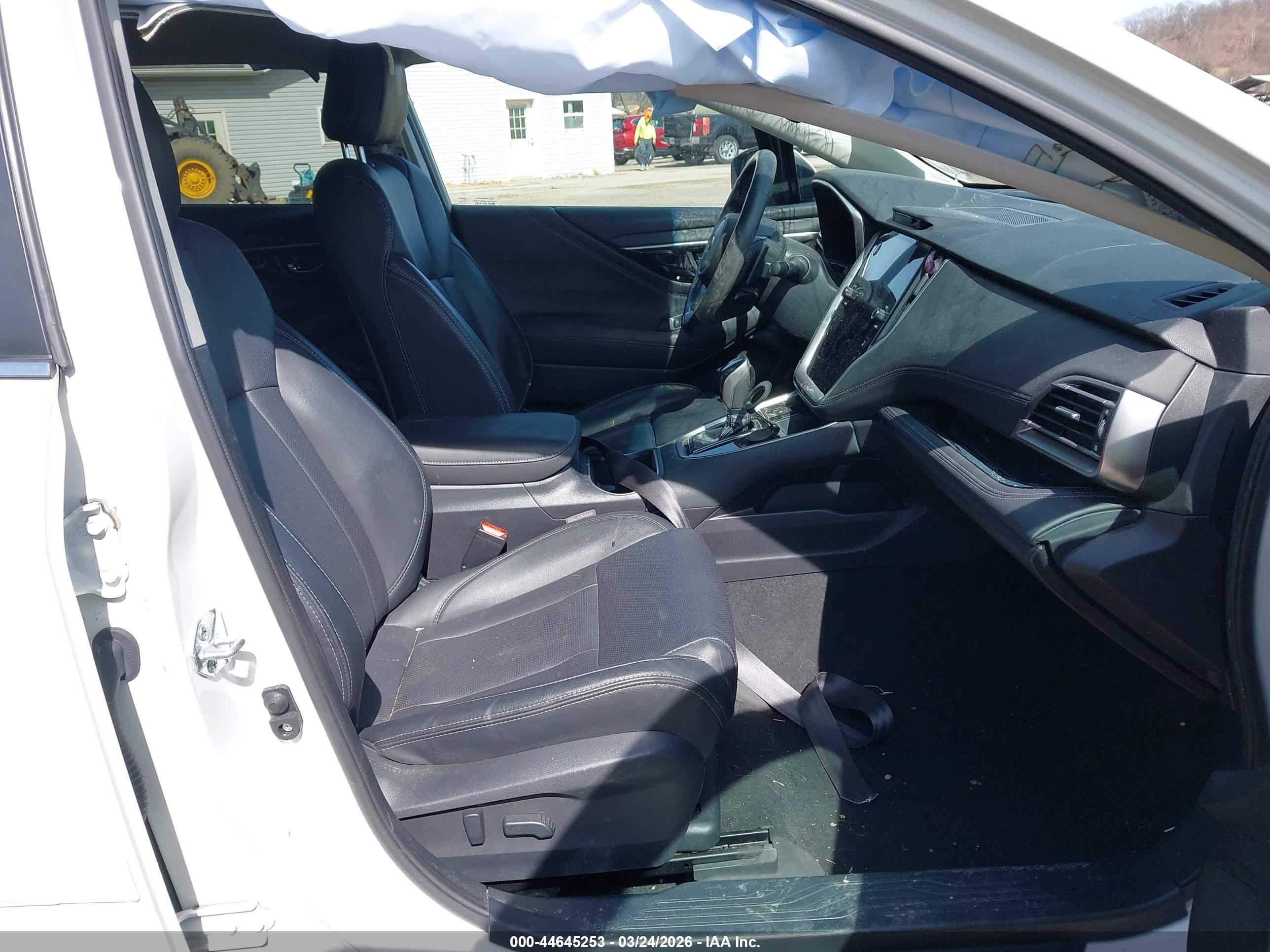 SUBARU OUTBACK image 5