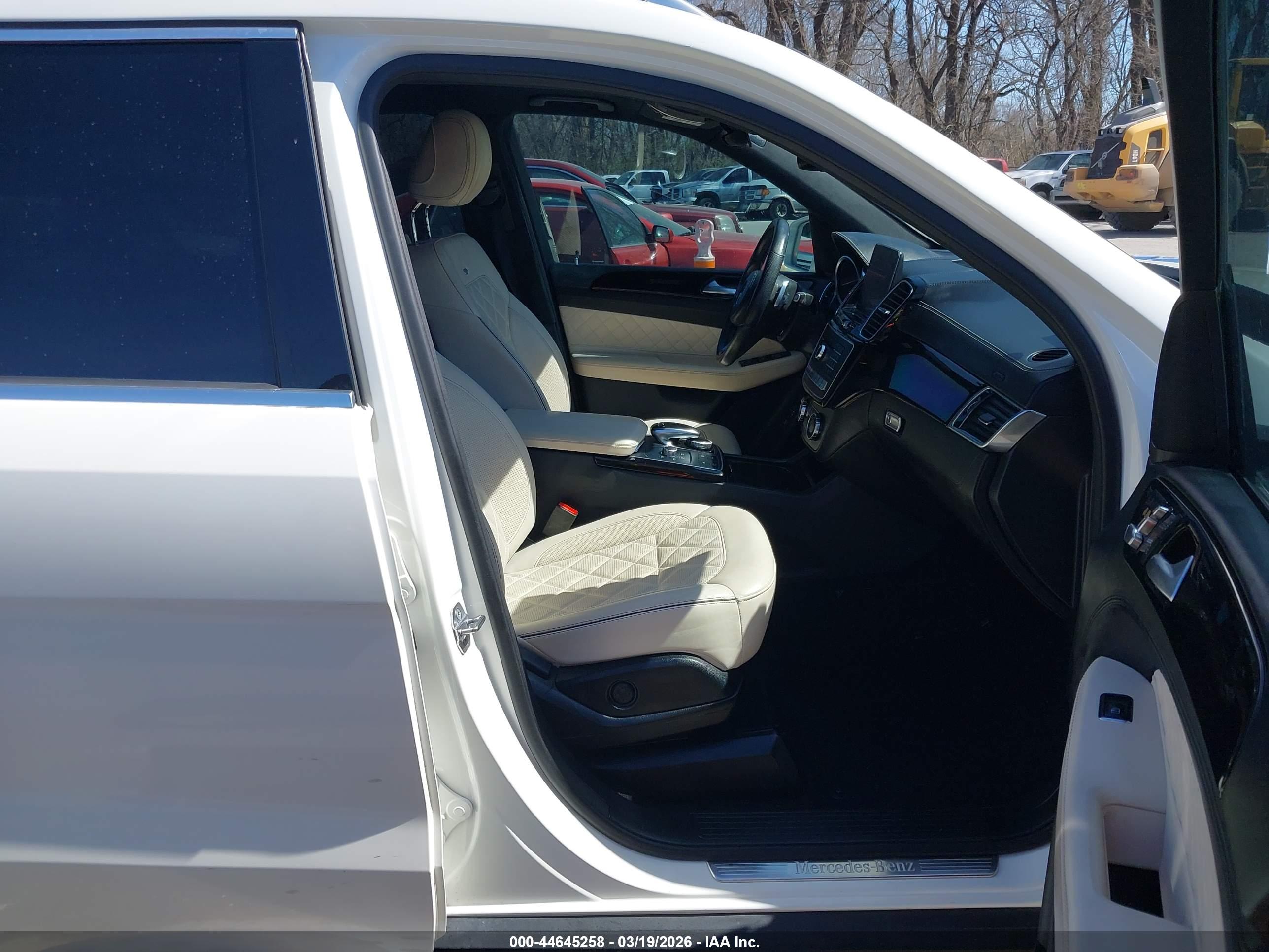MERCEDES-BENZ GLS image 5