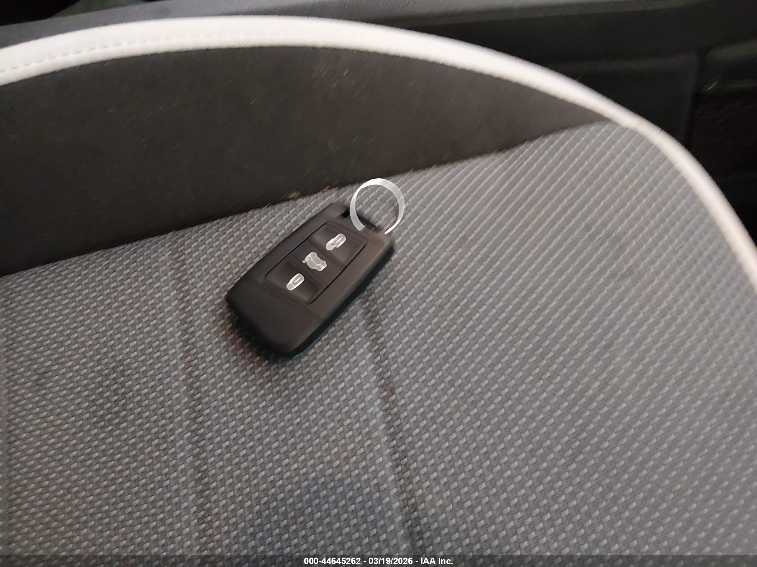 VOLKSWAGEN TAOS image 11