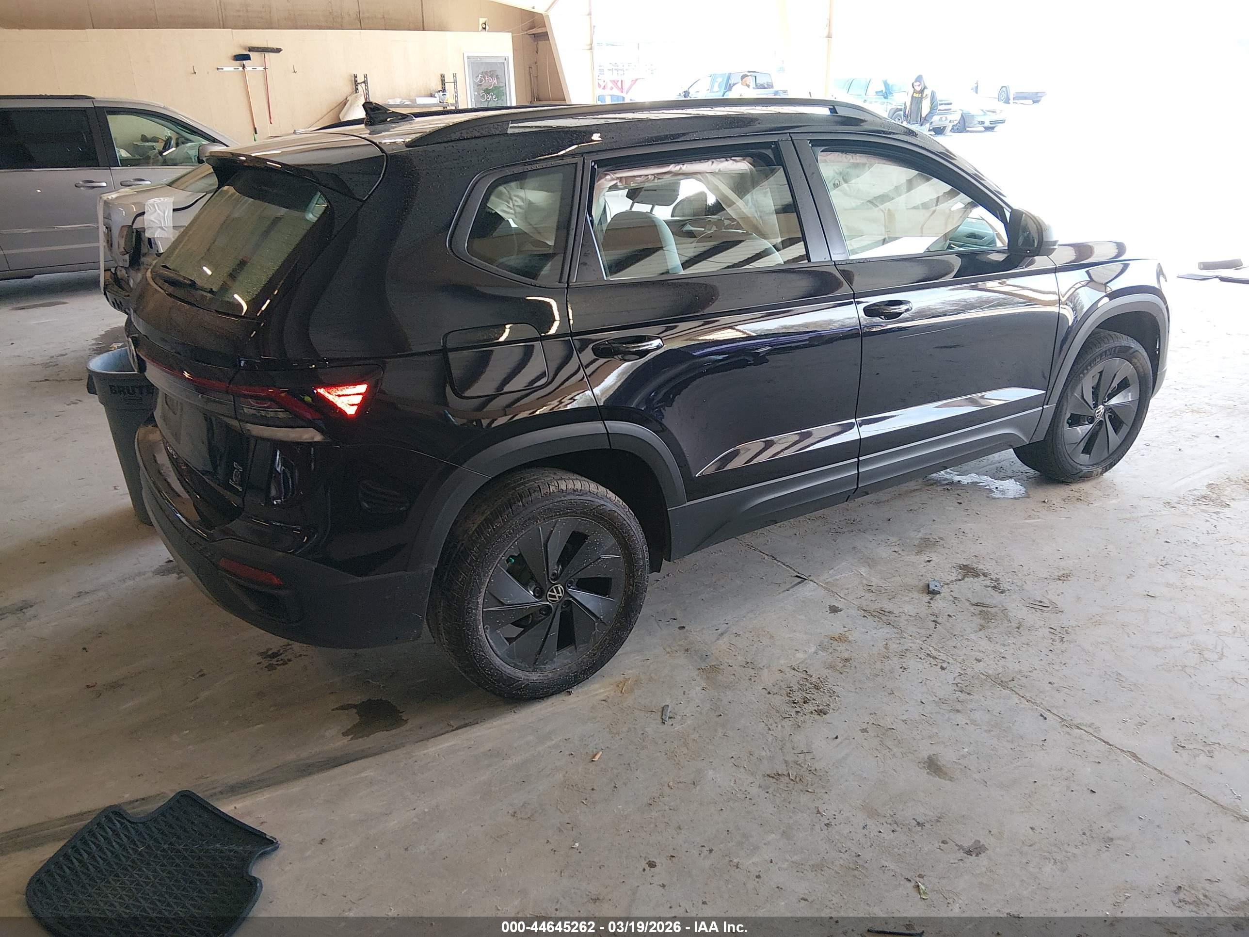 VOLKSWAGEN TAOS image 4