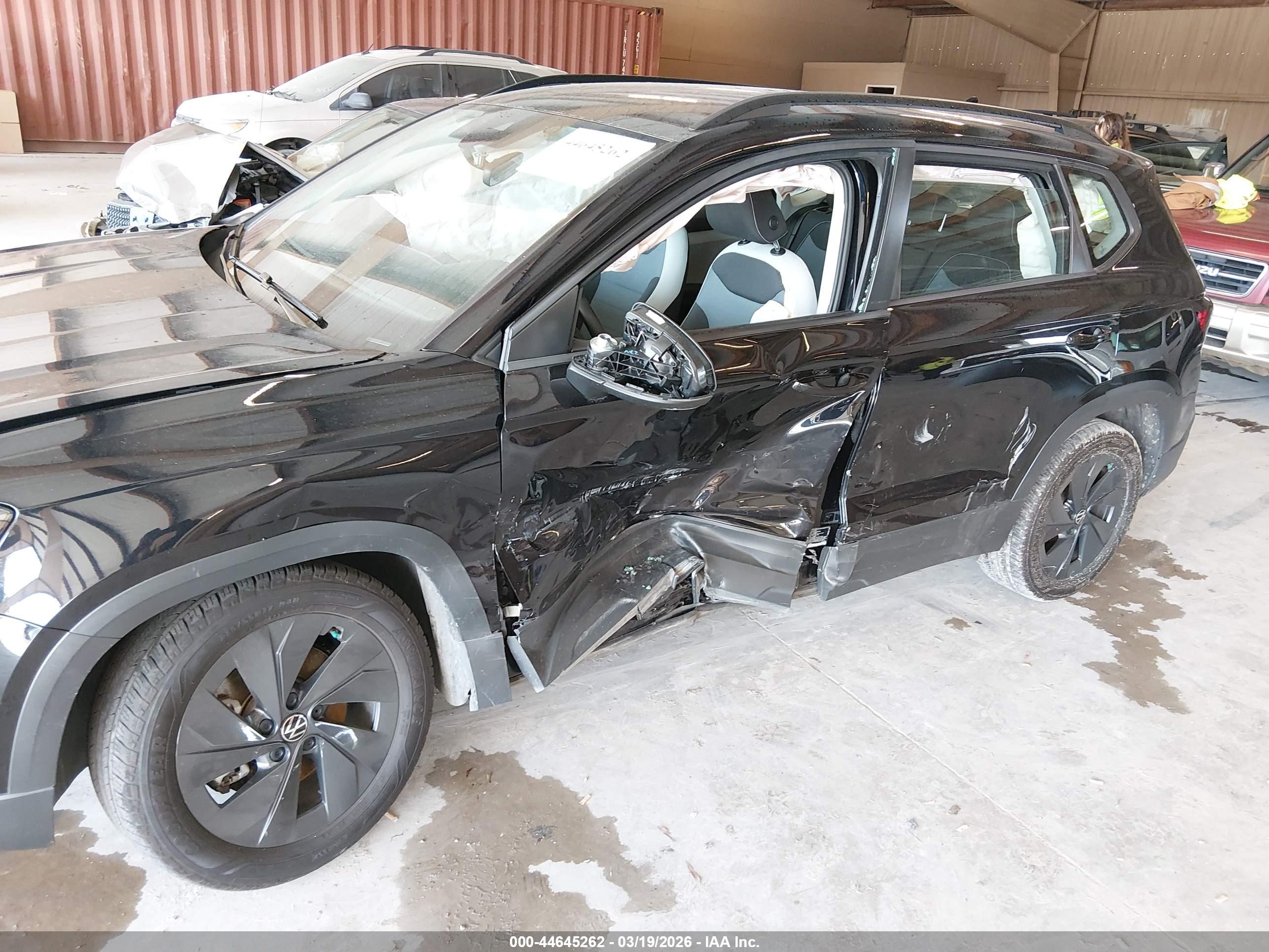 VOLKSWAGEN TAOS image 6