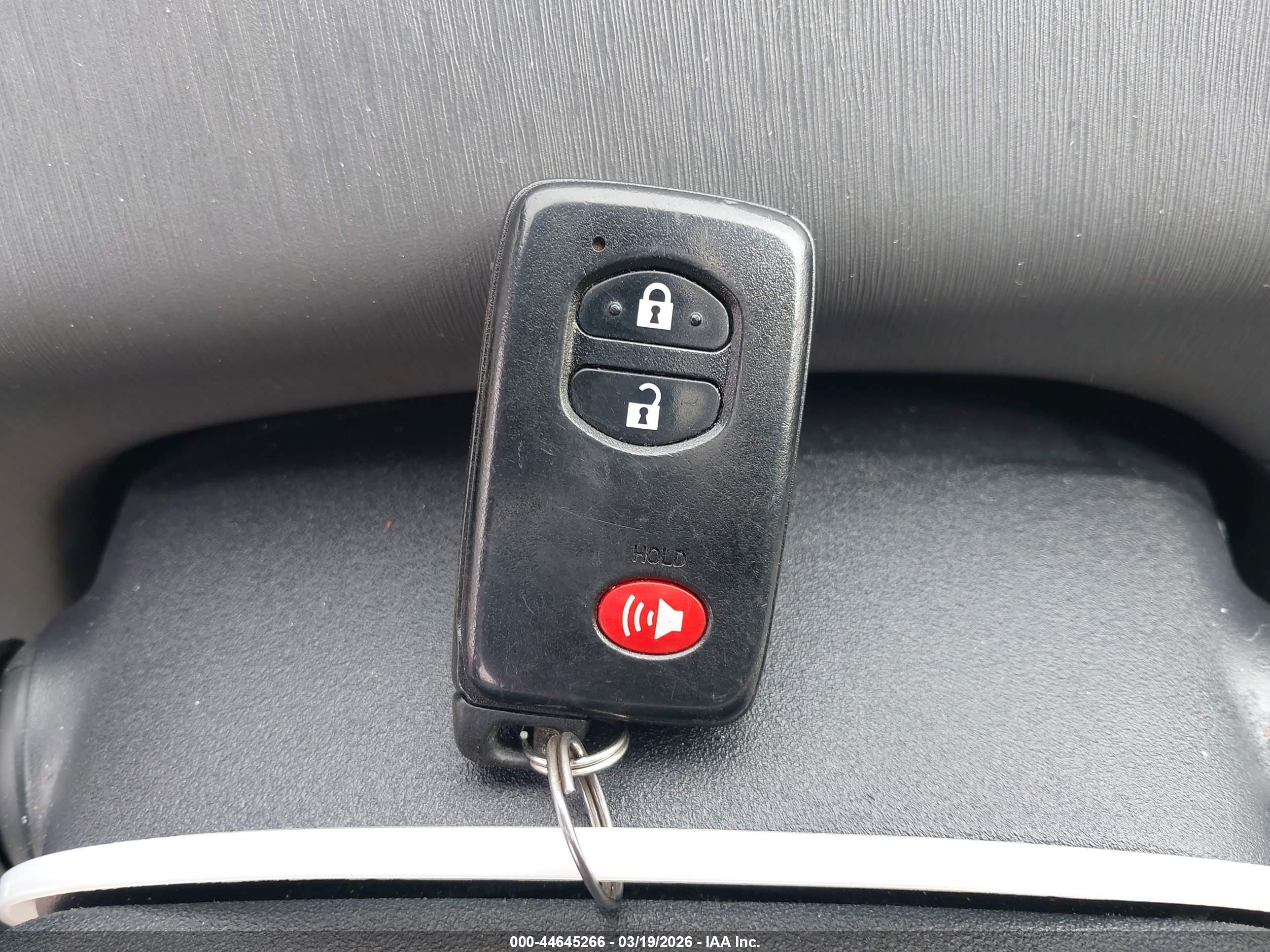 TOYOTA PRIUS image 11