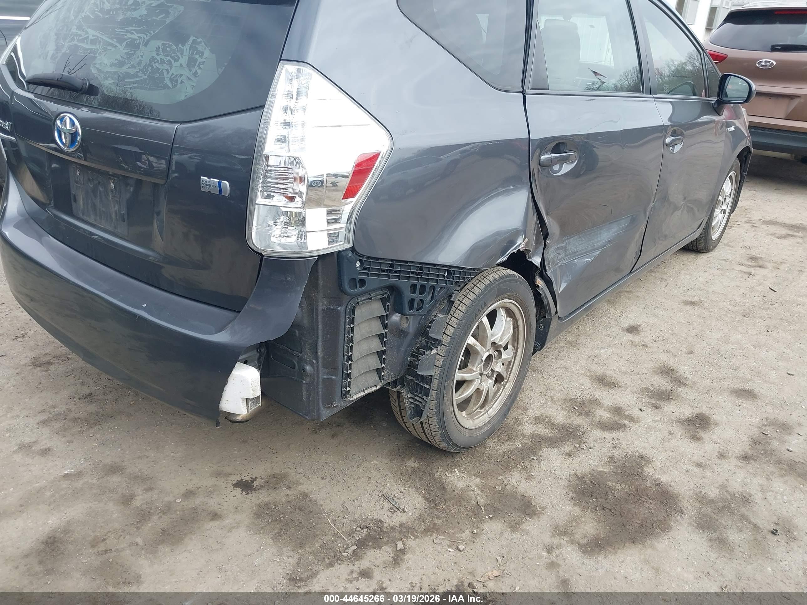 TOYOTA PRIUS image 6