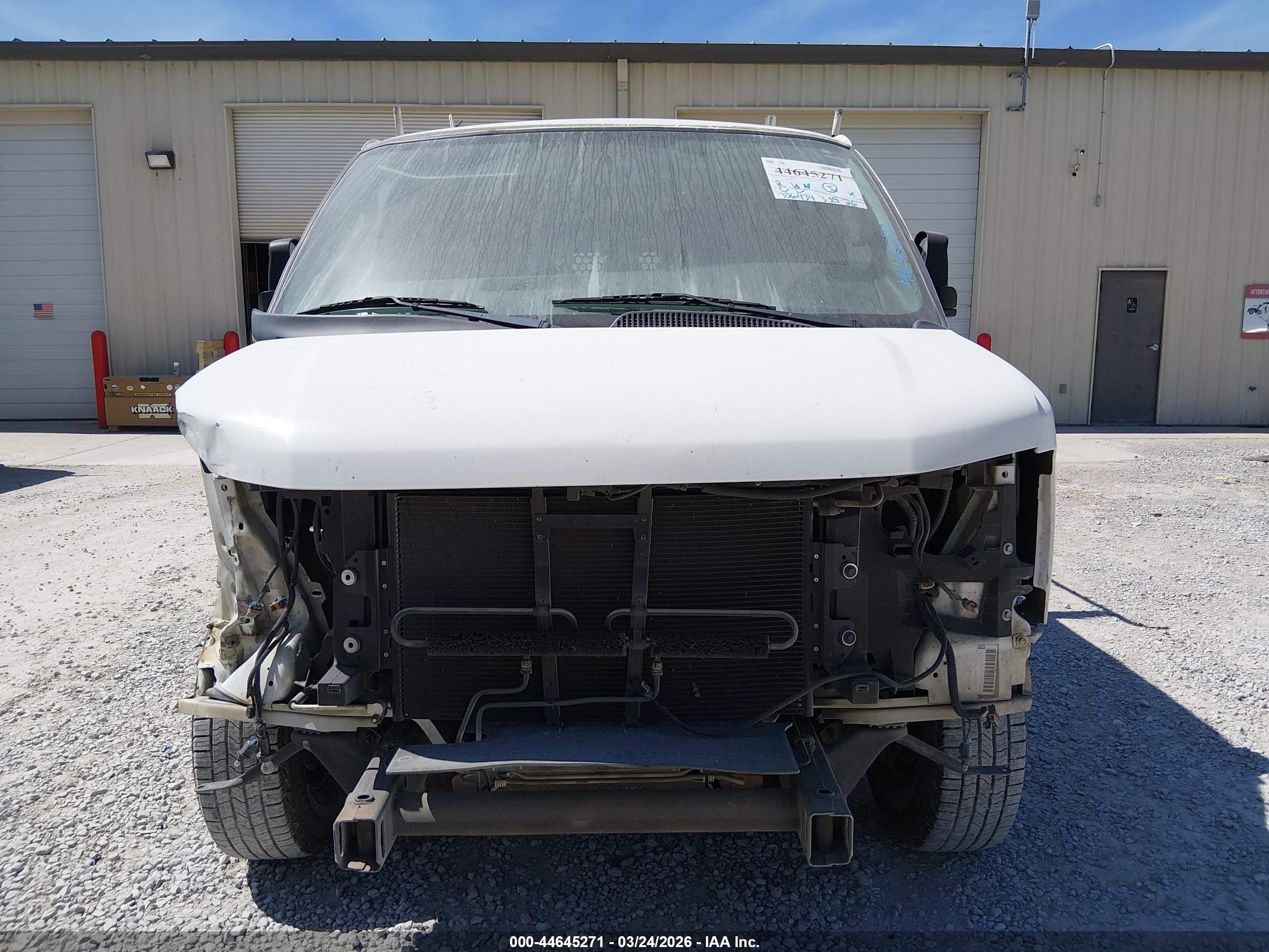CHEVROLET EXPRESS image 6