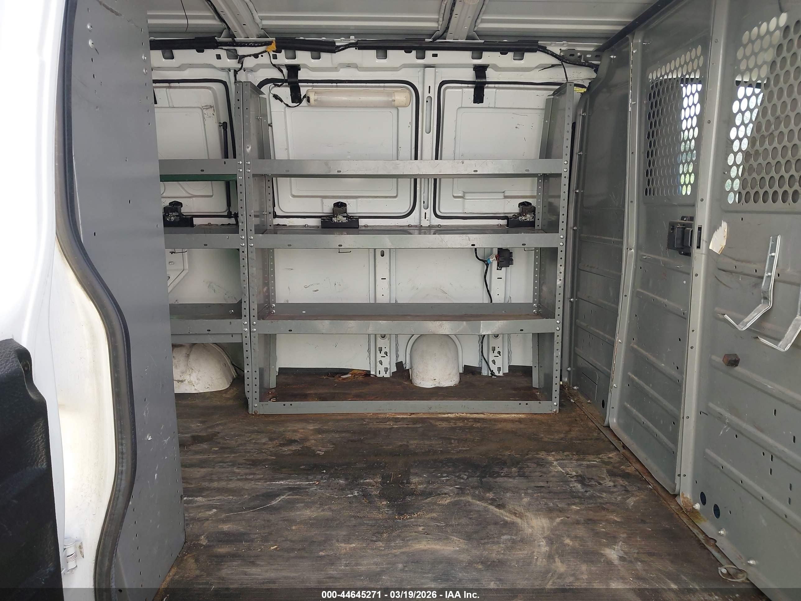 CHEVROLET EXPRESS image 8