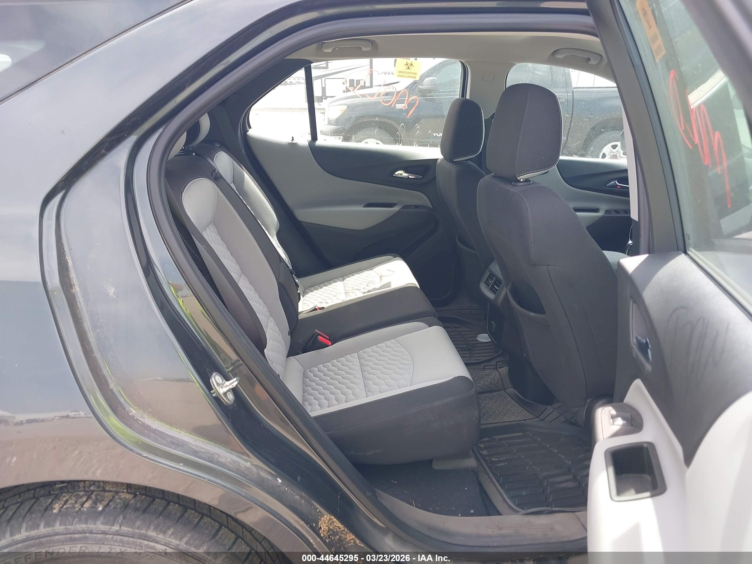 CHEVROLET EQUINOX image 8